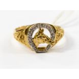 Horse interest, a gentlemans 9ct gold ring, with horse head,