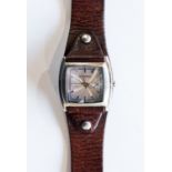 Vintage Fossil wristwatch with brown leather strap (1)