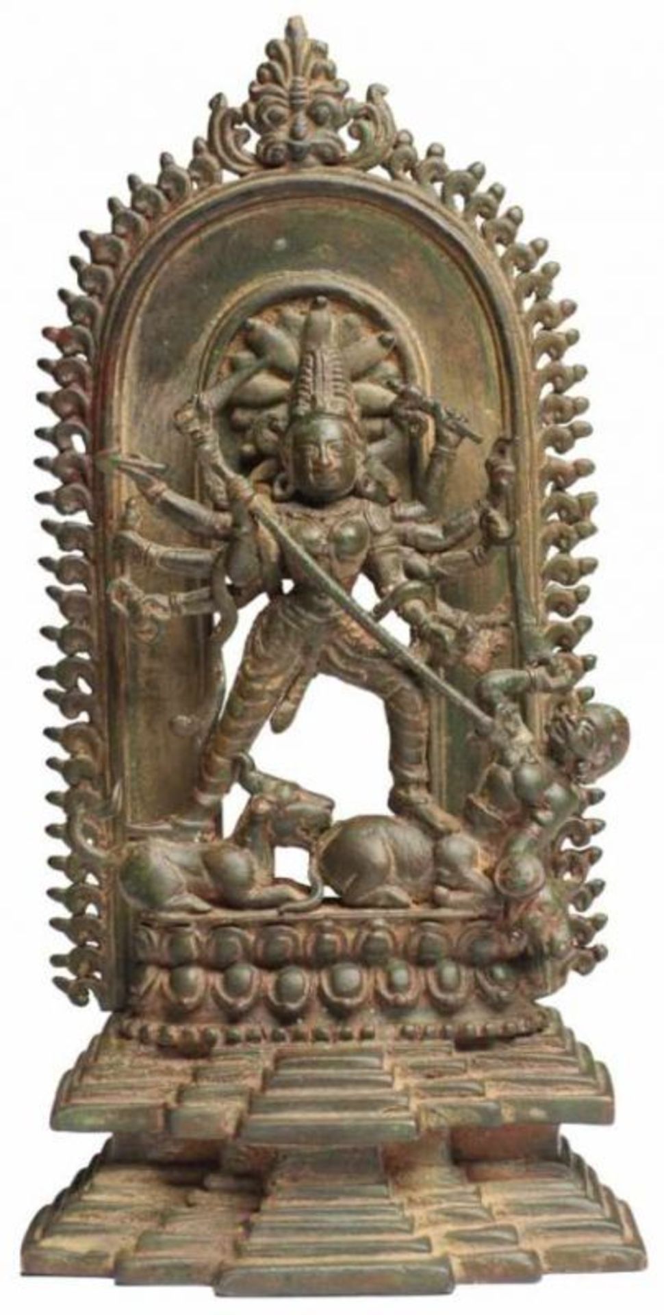 DURGA TÖTET DEN DÄMON MAHISHSURA Bronze Indien 11. Jh. Höhe 17 cm DURGA SLAYING [...] - Bild 2 aus 2