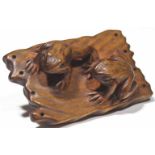 2 frogs on a wood plate wood carved and signed Japan, 19th century two sided wood work, upside