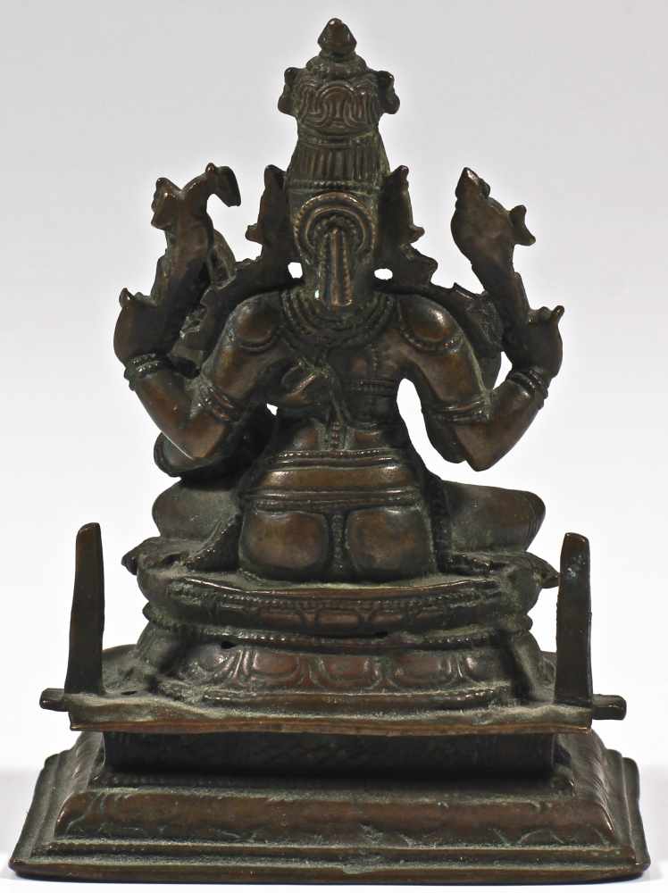 Uma-Mahesvara Bronze India 16th century This fine and well proportioned image shows parvati seated - Image 4 of 4