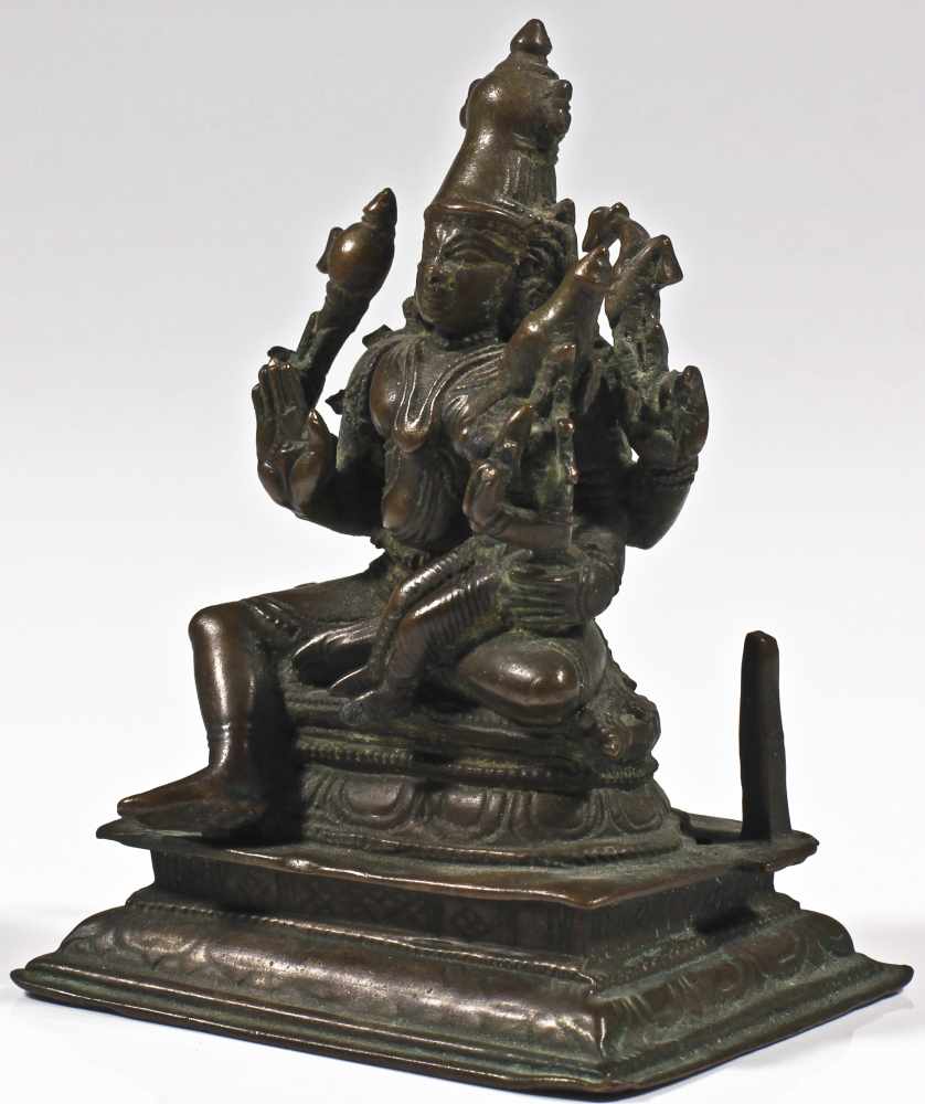 Uma-Mahesvara Bronze India 16th century This fine and well proportioned image shows parvati seated - Image 3 of 4