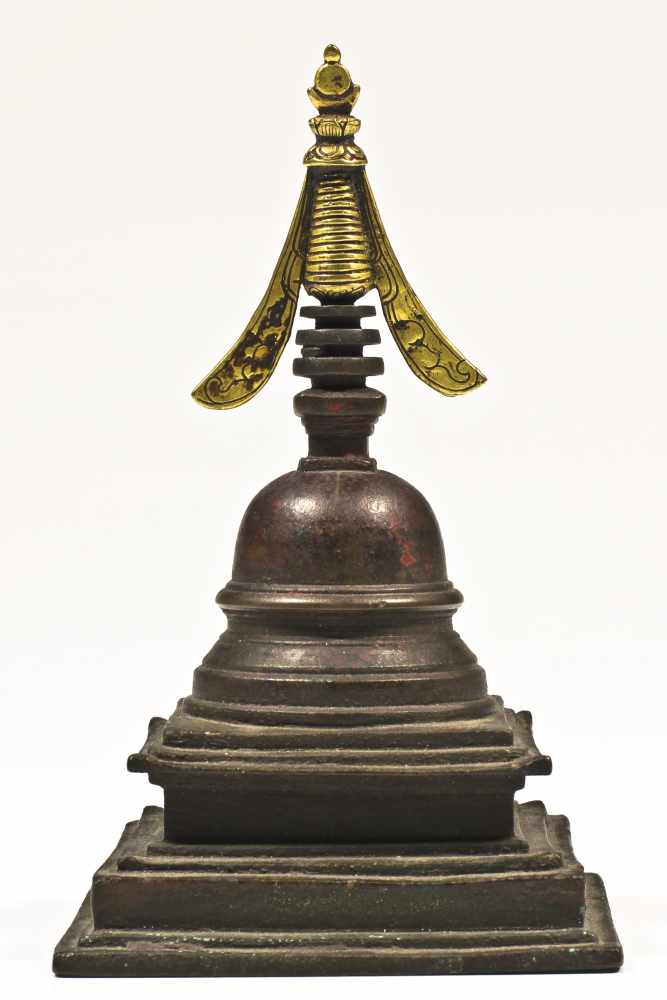 Stupa Bronze Nepal, 17th century Wonderful antique Nepalese Bronze Stupa. The multi stepped square - Image 3 of 4