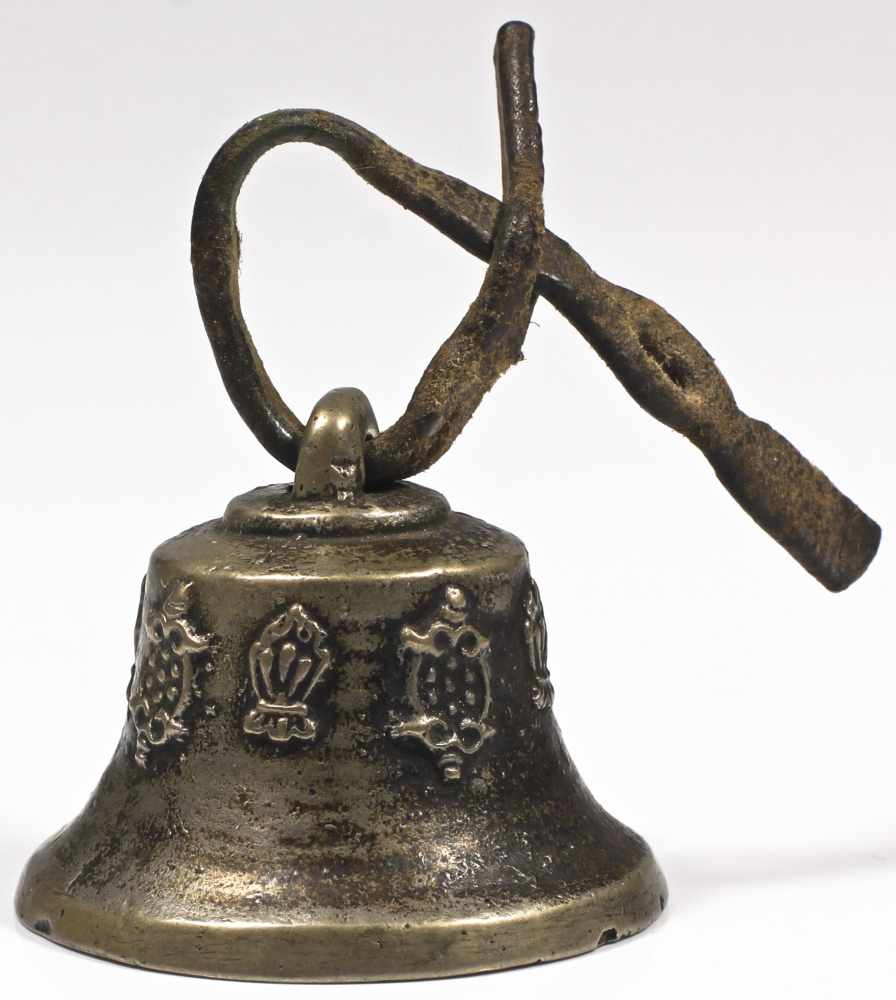 temple bell bronze Tibet 18th century Finely cast bronze bell, the outside ornamented with 2 types - Image 2 of 3