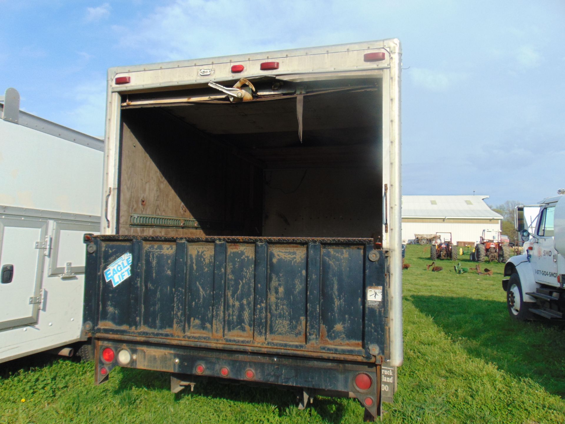 2004 Chevy Box Truck - Image 3 of 4