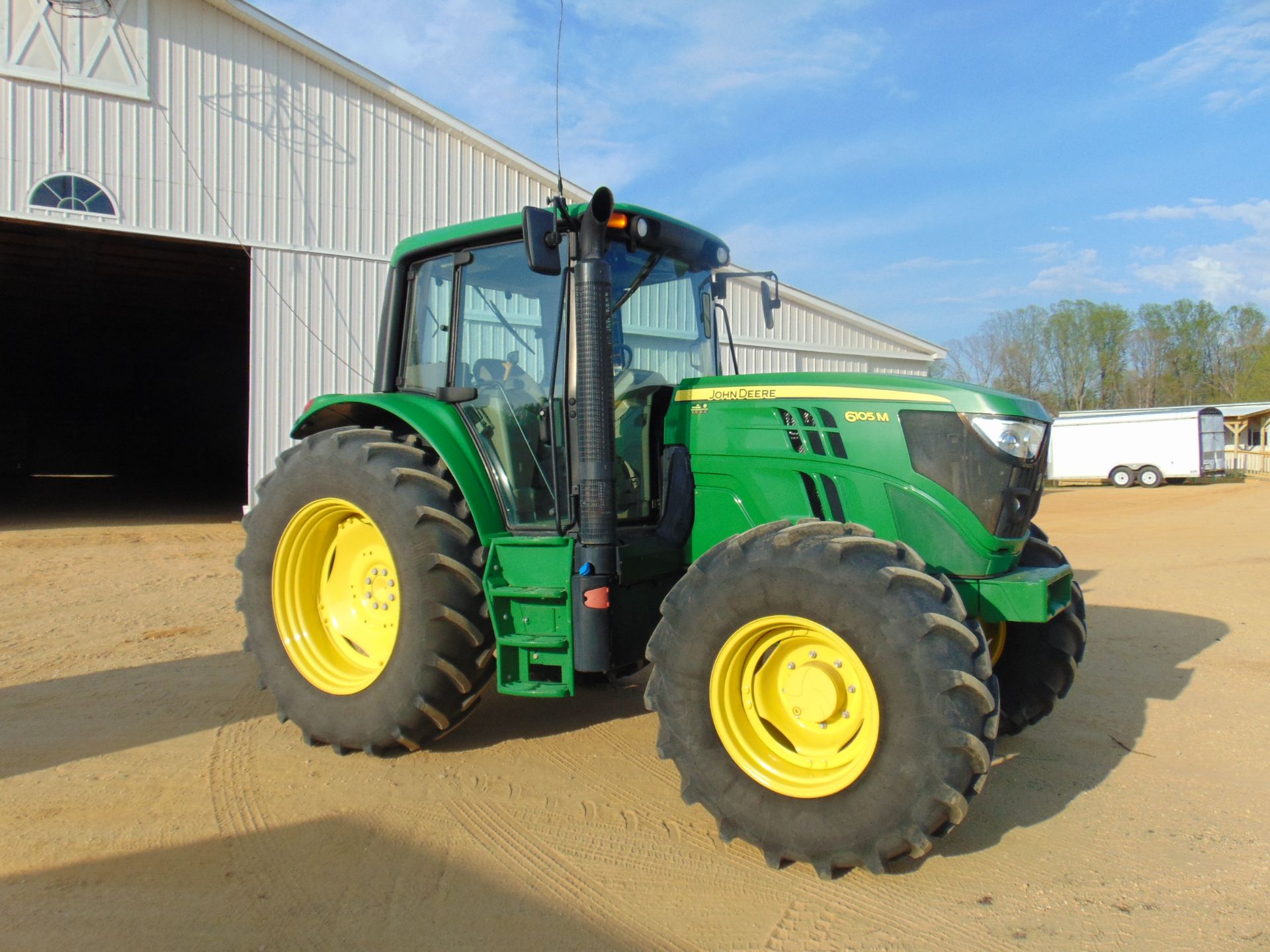 John Deere 6105 M