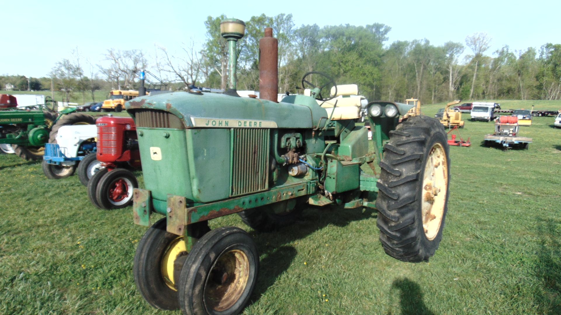 John Deere 3010