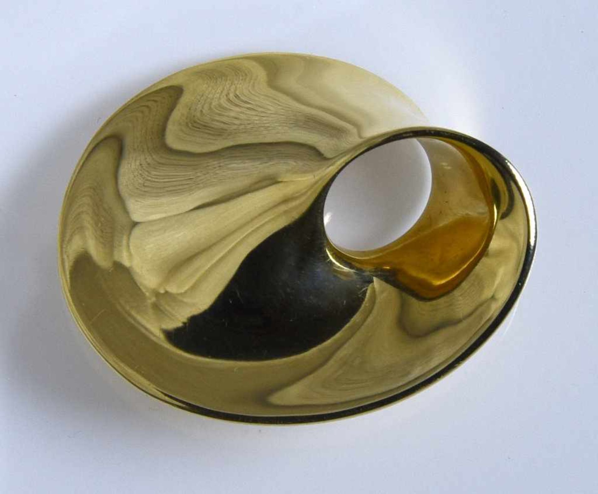 Georg Jensen / Vivianna Torun - Brooch model 1374C - 18 Kt gold En or 18 ct, figurant une spirale