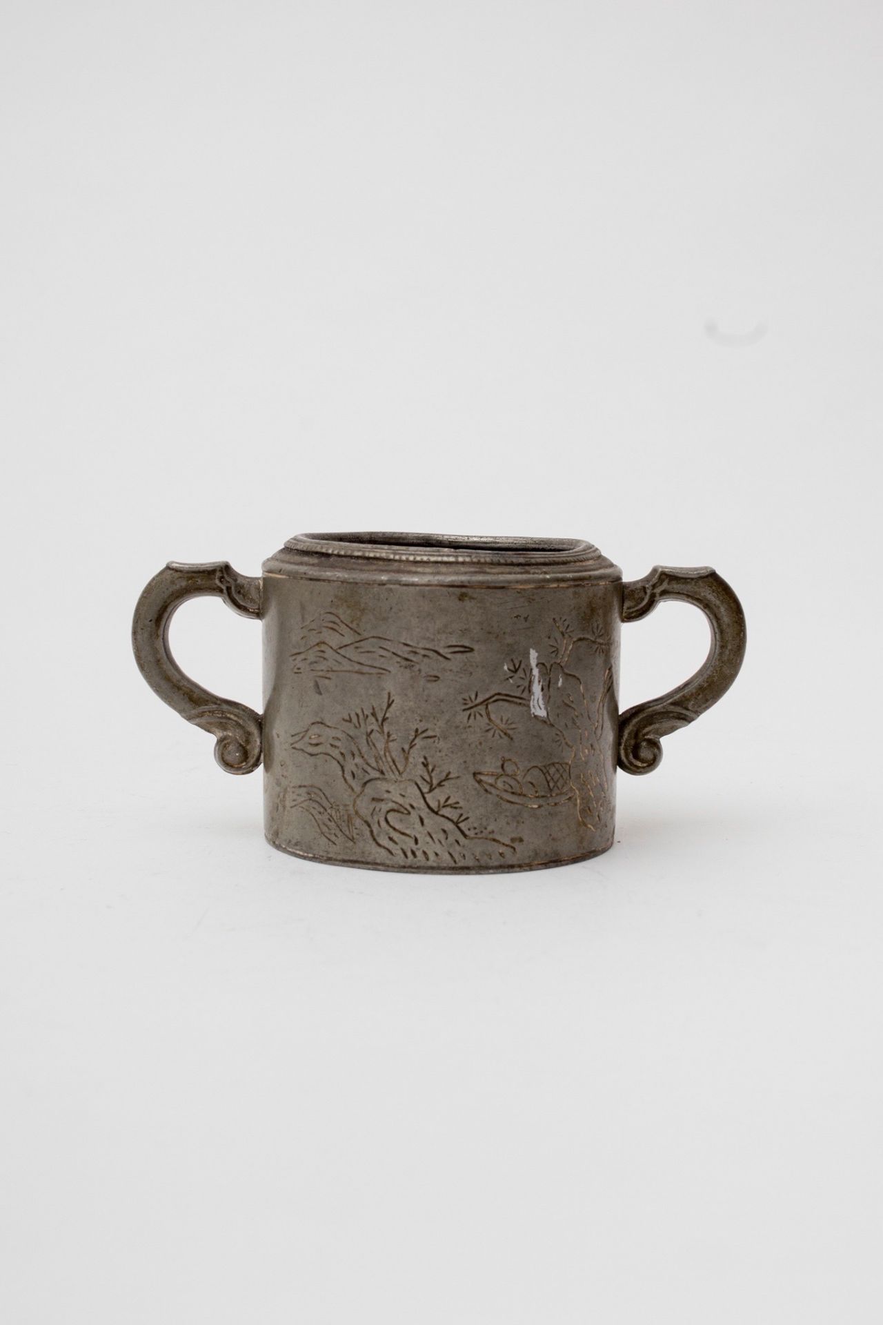 Chine - Tasse trembleuse en étain - Marque au Stupa sous la base. - D : 8 cm , H : [...] - Image 7 of 12