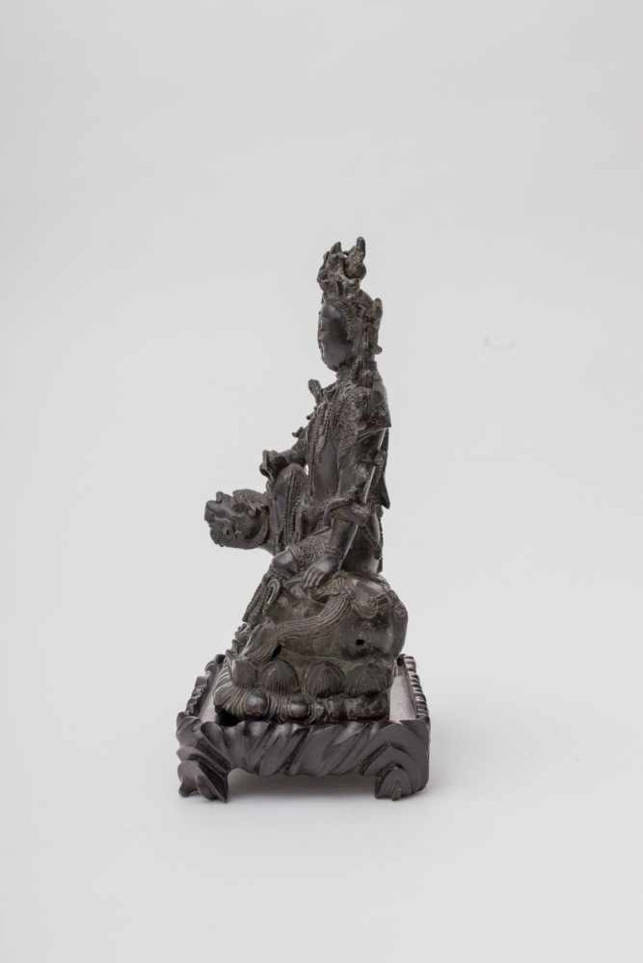 Chine ou Tibet - Figure de Manjusri assise sur un lion, probablement période Ming - [...] - Image 9 of 10