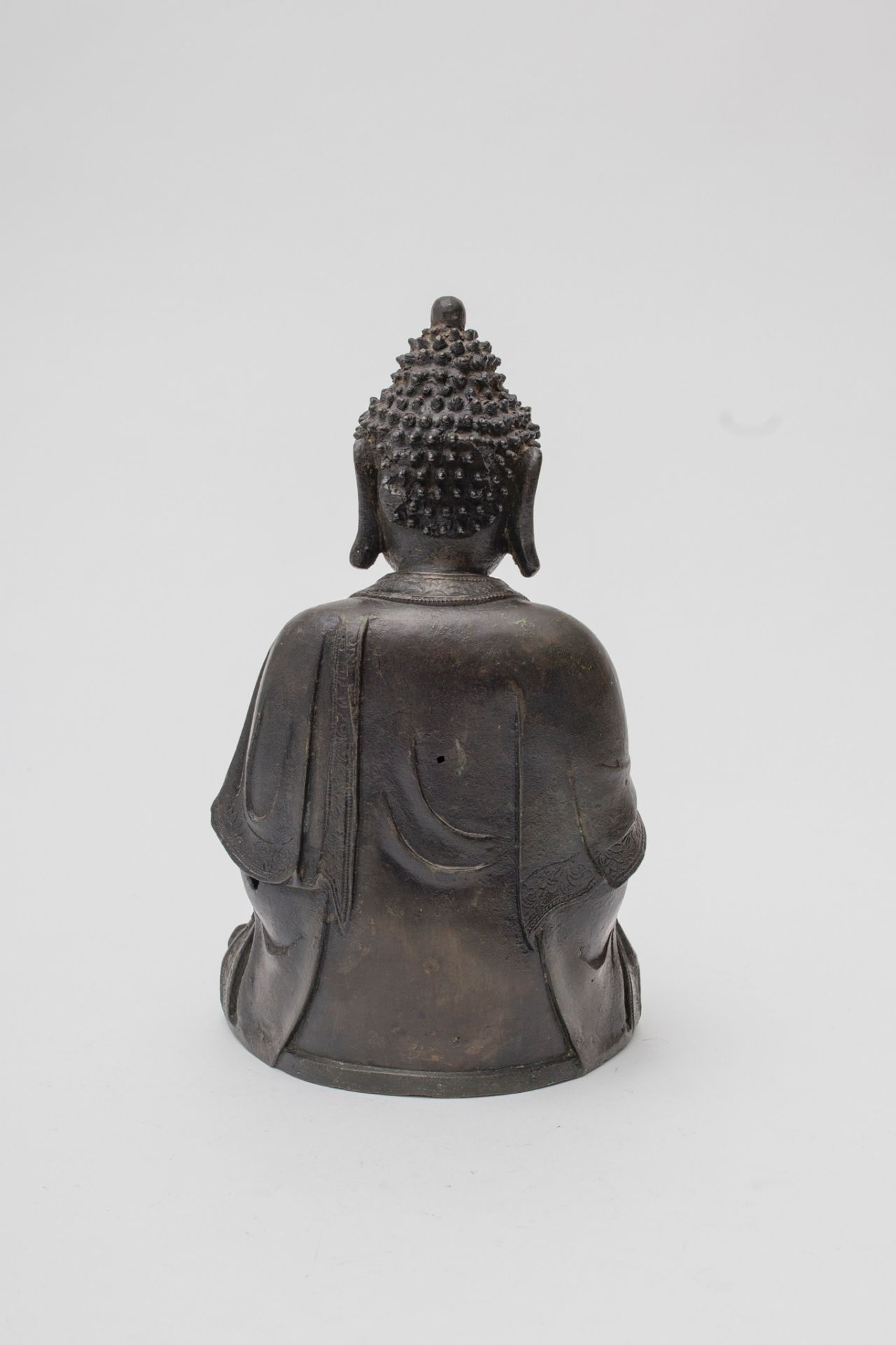 Chine - Bouddha en bronze - Mudra de la prise de la terre à témoin, période Qing. [...] - Image 4 of 12