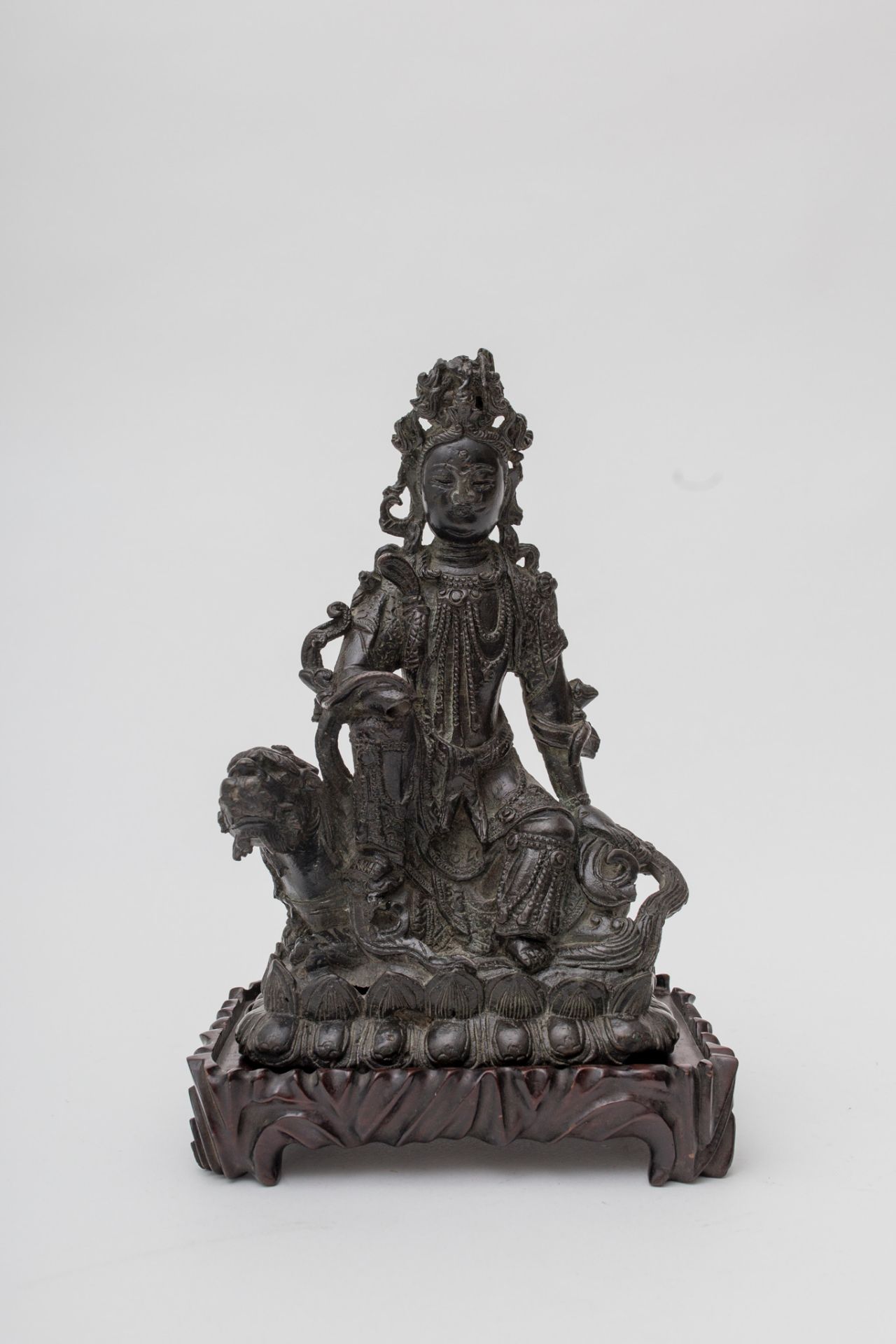 Chine ou Tibet - Figure de Manjusri assise sur un lion, probablement période Ming - [...] - Image 2 of 10