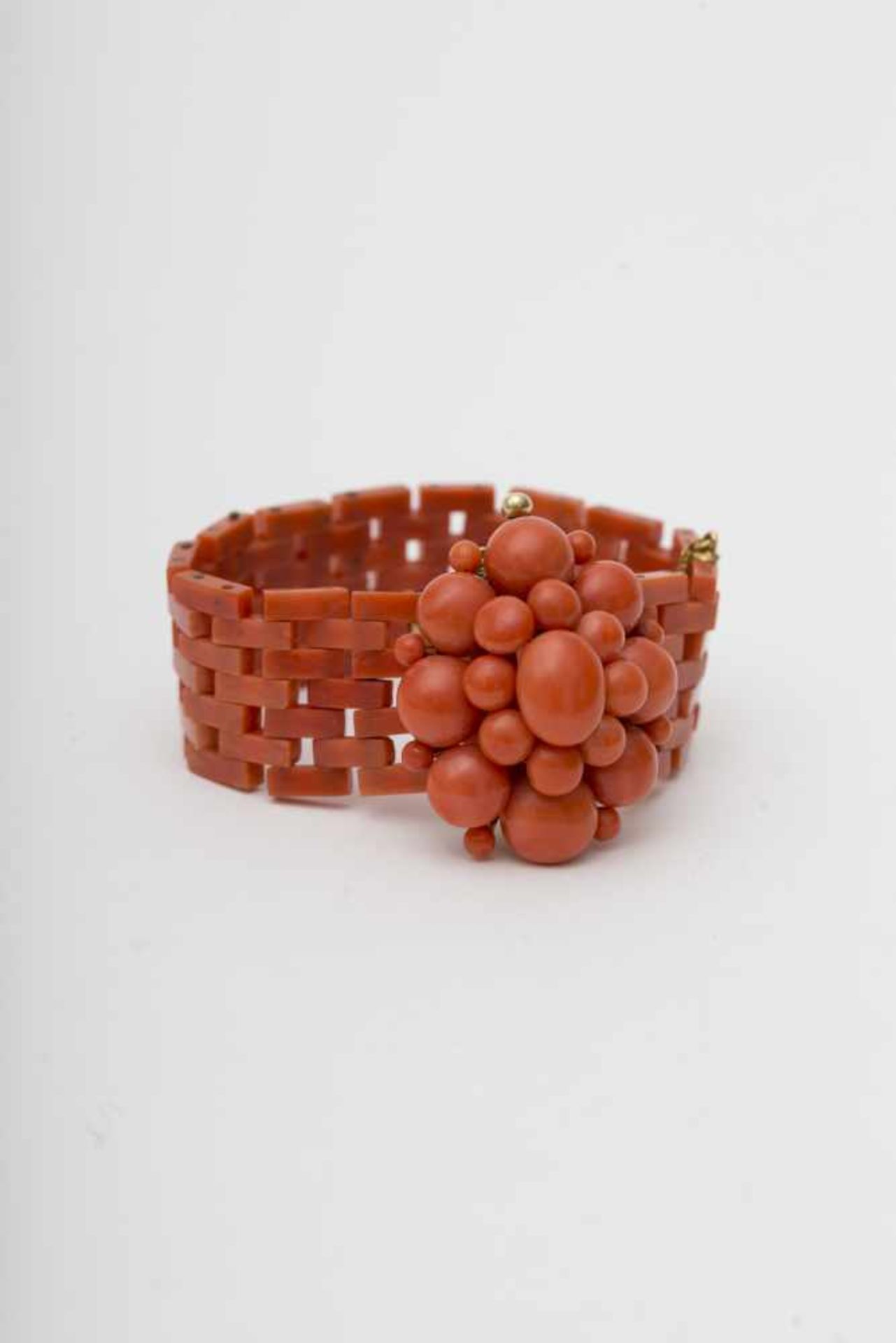 Napoleon III bracelet Coral, adorned with an oval central design composed of flat coral balls of