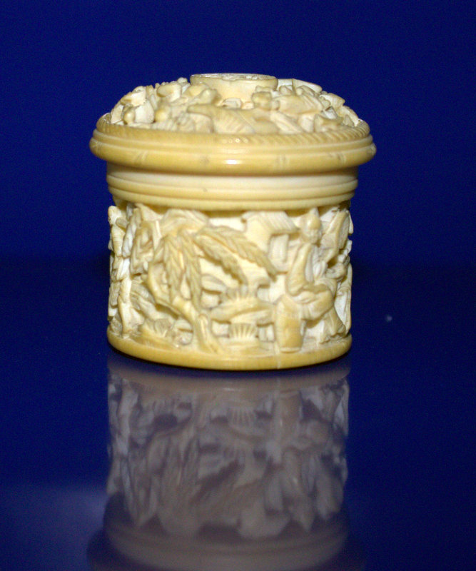 Rare Early 19thC Cantonese Ivory Ladies Lidded Rouge Pot, Finely Carved To The Lid With Chinese