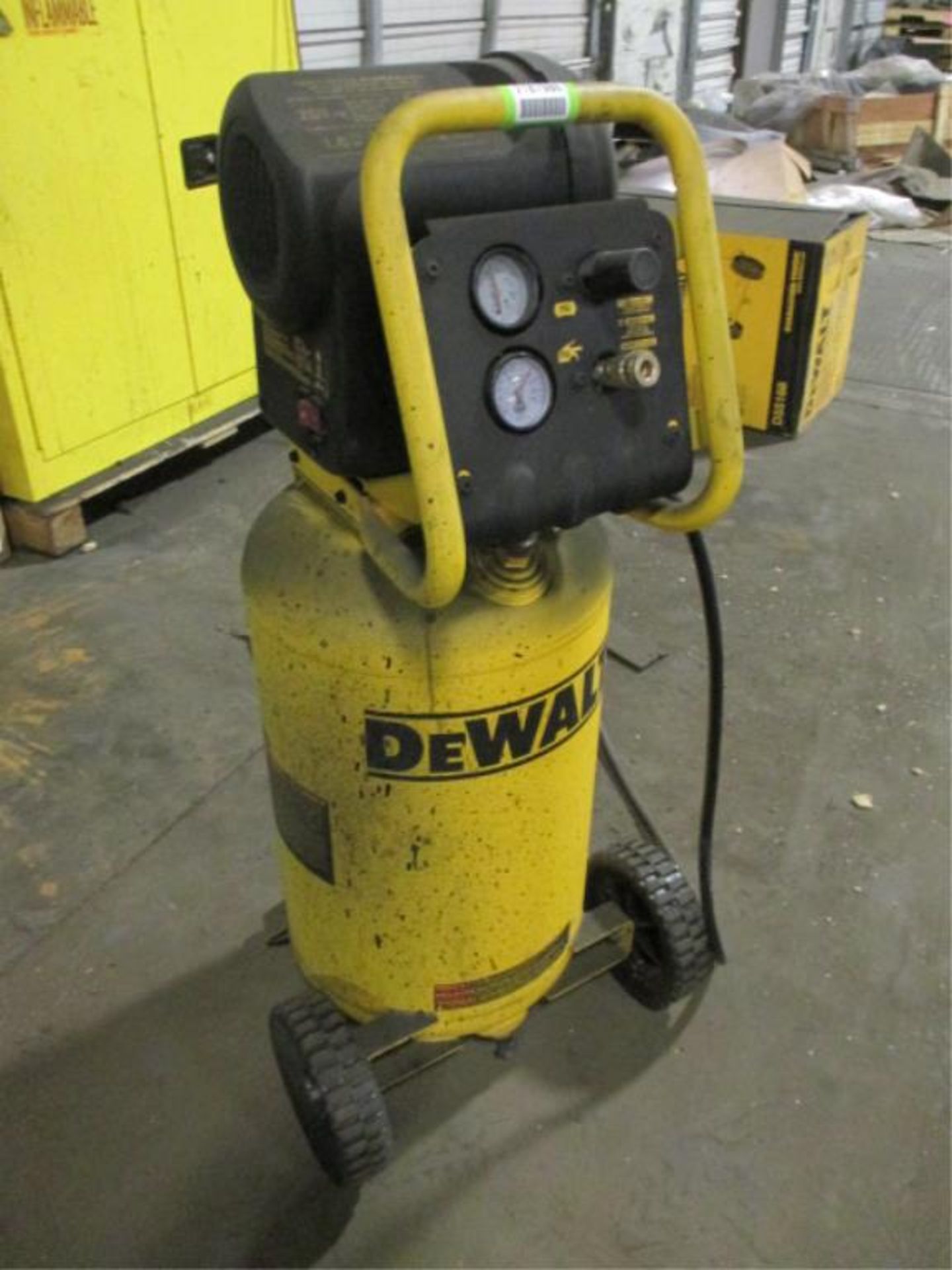 DeWalt D55168 200psi Air Compressor, 15 Gal, 1.6HP, 5.0SCFM. HIT# 2187986. Building 4 SE. Asset(s)