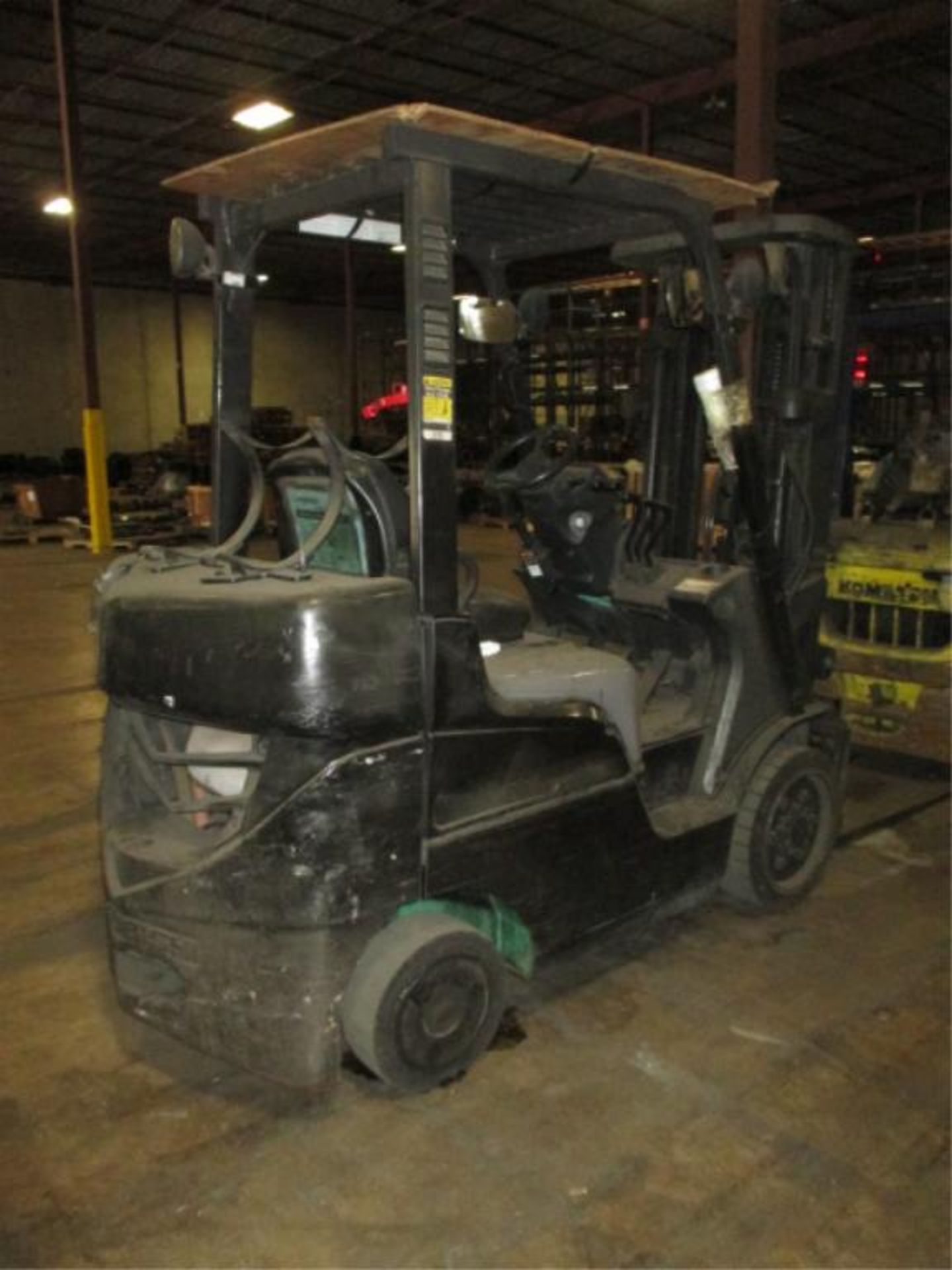 Mitsubishi FGC25N 4-Wheel LP Gas Forklift Truck [needs new water line, propane not included]. - Image 2 of 4