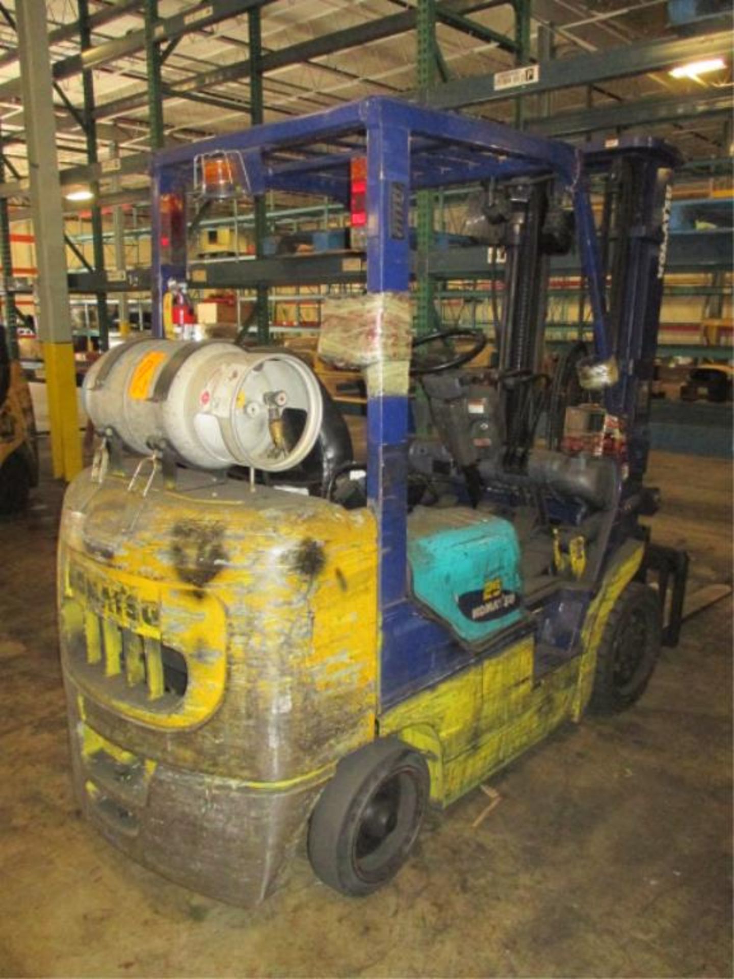 Komatsu FG25ST-12 4-Wheel LP Gas Forklift Truck [battery dead, propane not included]. Hours: 15279. - Image 2 of 5