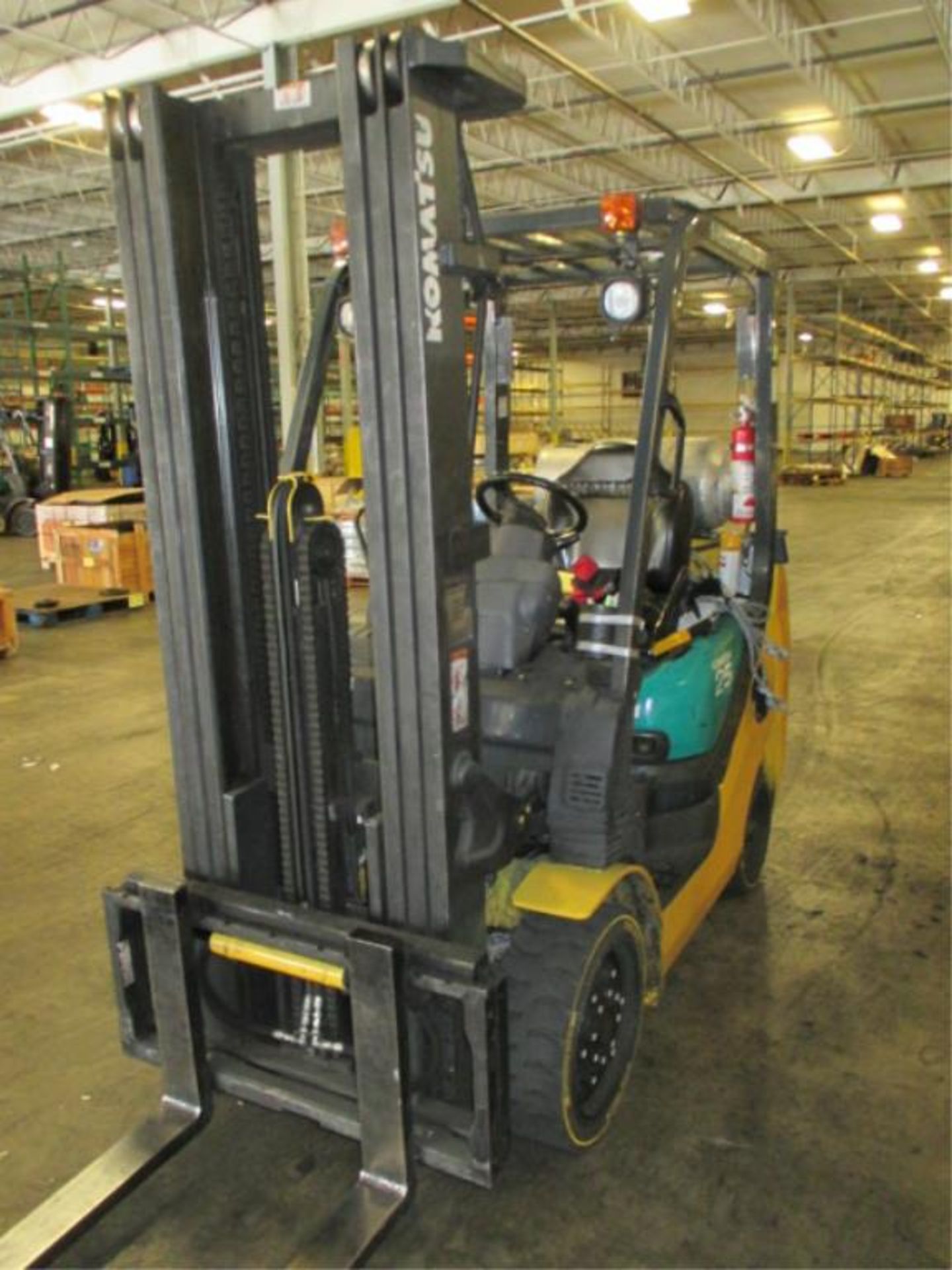 Komatsu FG25ST-16 4-Wheel LP Gas Forklift Truck [propane not included]. MFD: 2007, Hours: 6934.8;