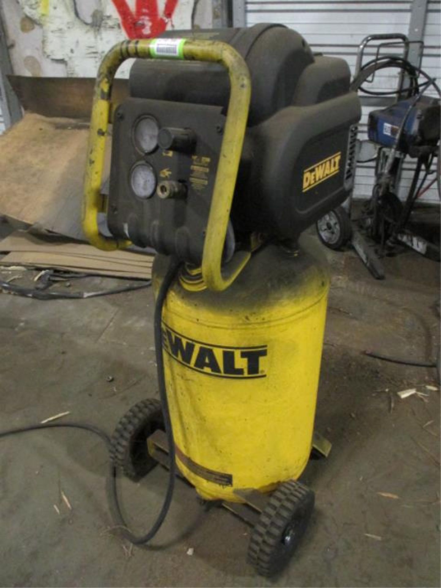 DeWalt D55168 200psi Air Compressor, 15 Gal, 1.6HP, 5.0SCFM. HIT# 2187987. Building 4 SE. Asset(s)