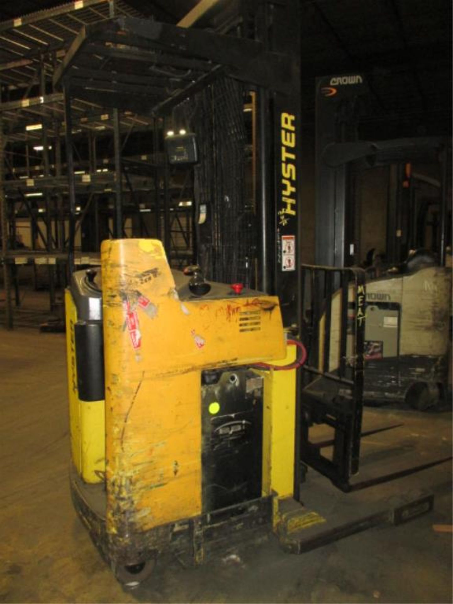Hyster N40XMR3 4-Wheel Electric Narrow-Aisle Reach Truck. Triple-Stage Mast with 3.5ft Forks, - Image 2 of 5