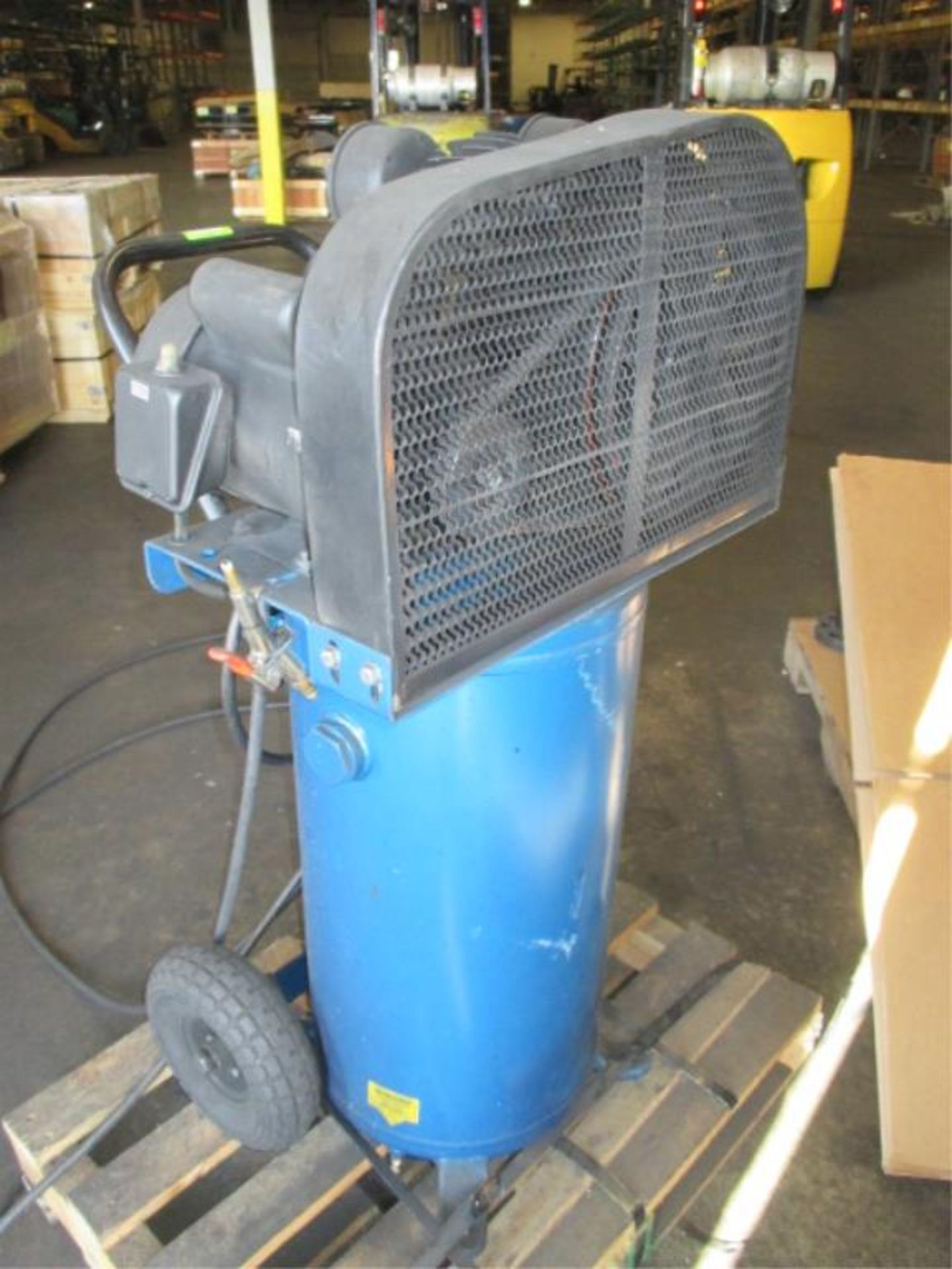 Puma UC0205 Air Compressor, 20 Gal., 135 PSI, 7.6CMF. HIT# 2188120. Building 1. Asset(s) Located