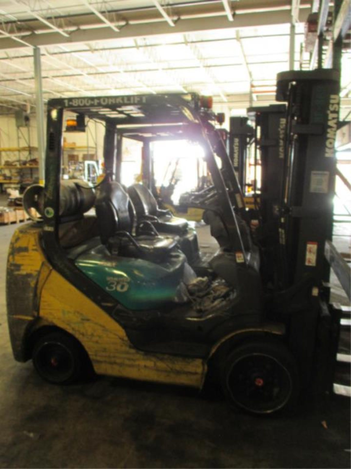 Komatsu FG30SHT-16 4-Wheel LP Gas Forklift Truck [battery dead, propane not included]. MFD: 2007;