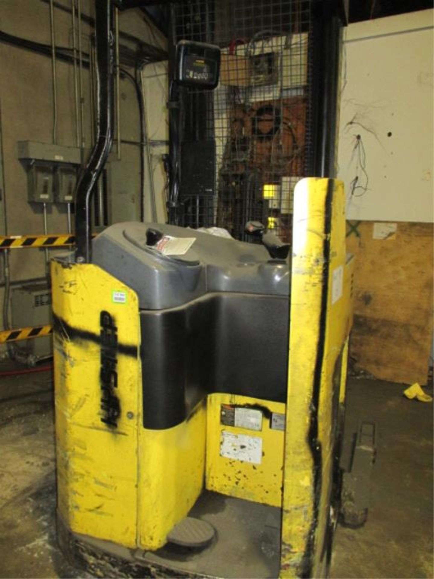 Hyster N40XMR3 4-Wheel Electric Narrow-Aisle Reach Truck [operational but no battery]. Triple- - Image 3 of 5