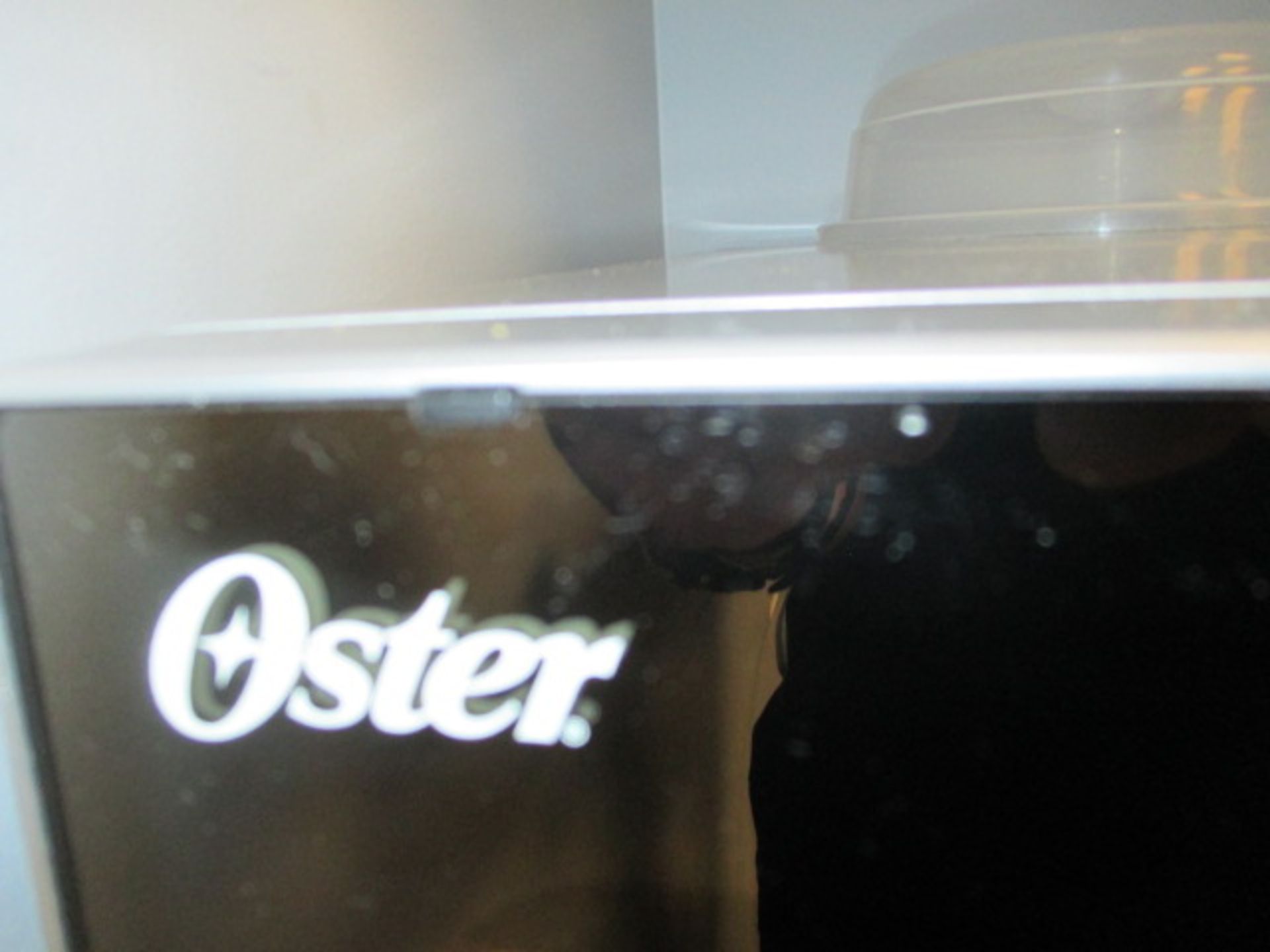 Lot: (2 pcs) Breakroom Appliances. Consisting of: (1) Oster Microwave Oven; (1) Convection Toaster - Image 2 of 4