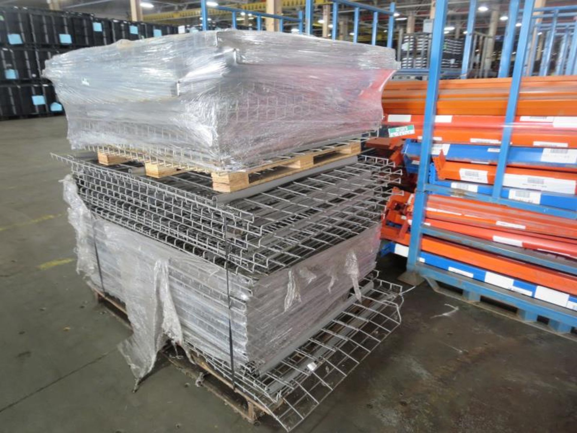 Pallet Racking, 50 uprights, 42" wide, 12'8 to 17' h. (6) skids of Wire shelving, 4 skids of cross - Bild 6 aus 9