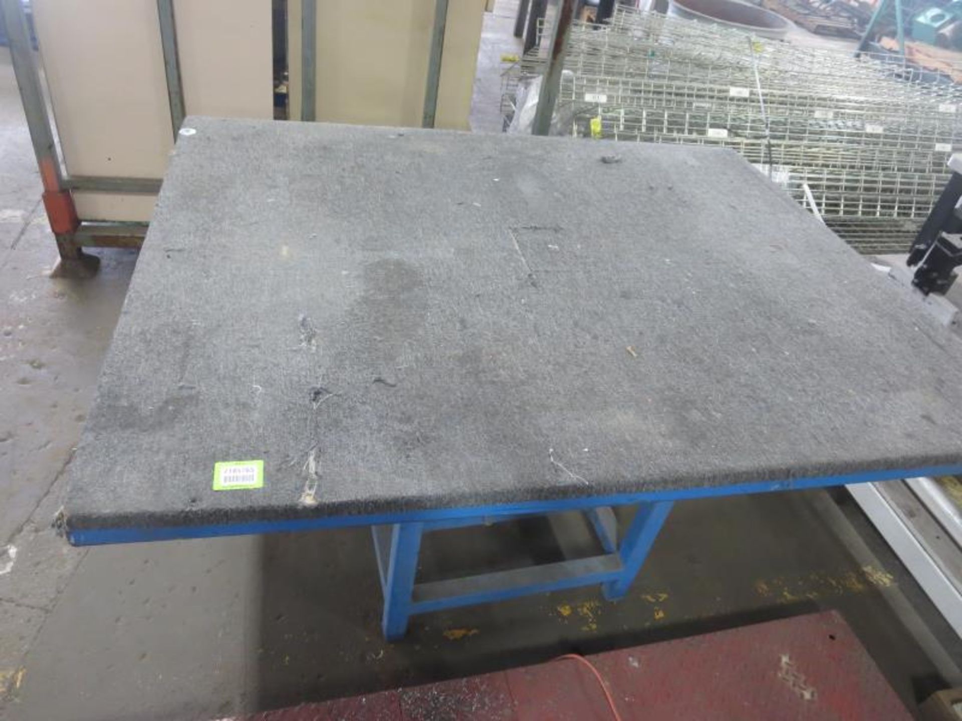 Rotating Work Table, 48" x 60" x 37"h with hydraulic lift. Hit # 2185765. M8-M9. Asset Located at - Bild 2 aus 3
