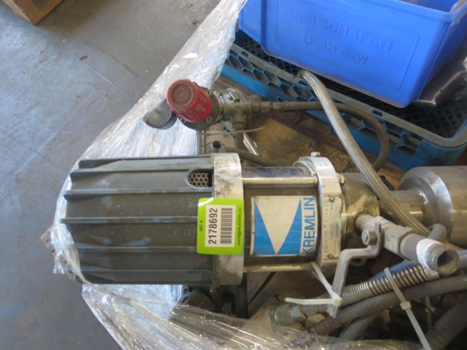 Kremlin Rexson Type T 4 Spray Pump with skid of misc parts. Hit # 2178692. M6-M7. Asset Located at - Bild 2 aus 4
