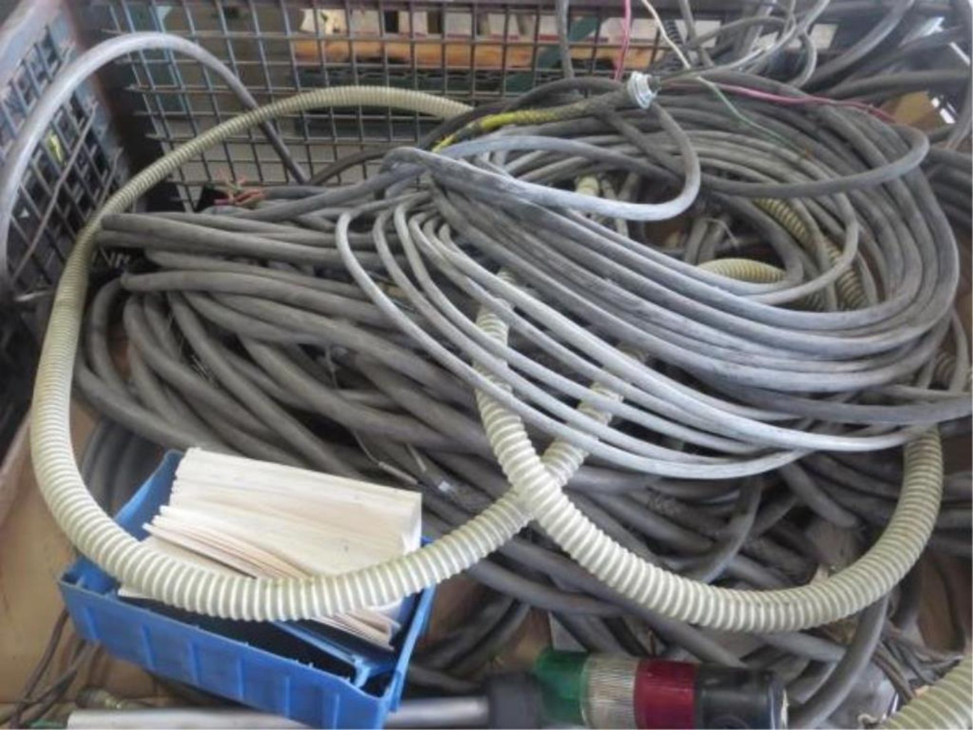 Lot (Qty 5 Skids) Consisting of pipe fittings, Electrical cords, Industrial Lights, Gear box, heavy - Bild 4 aus 18