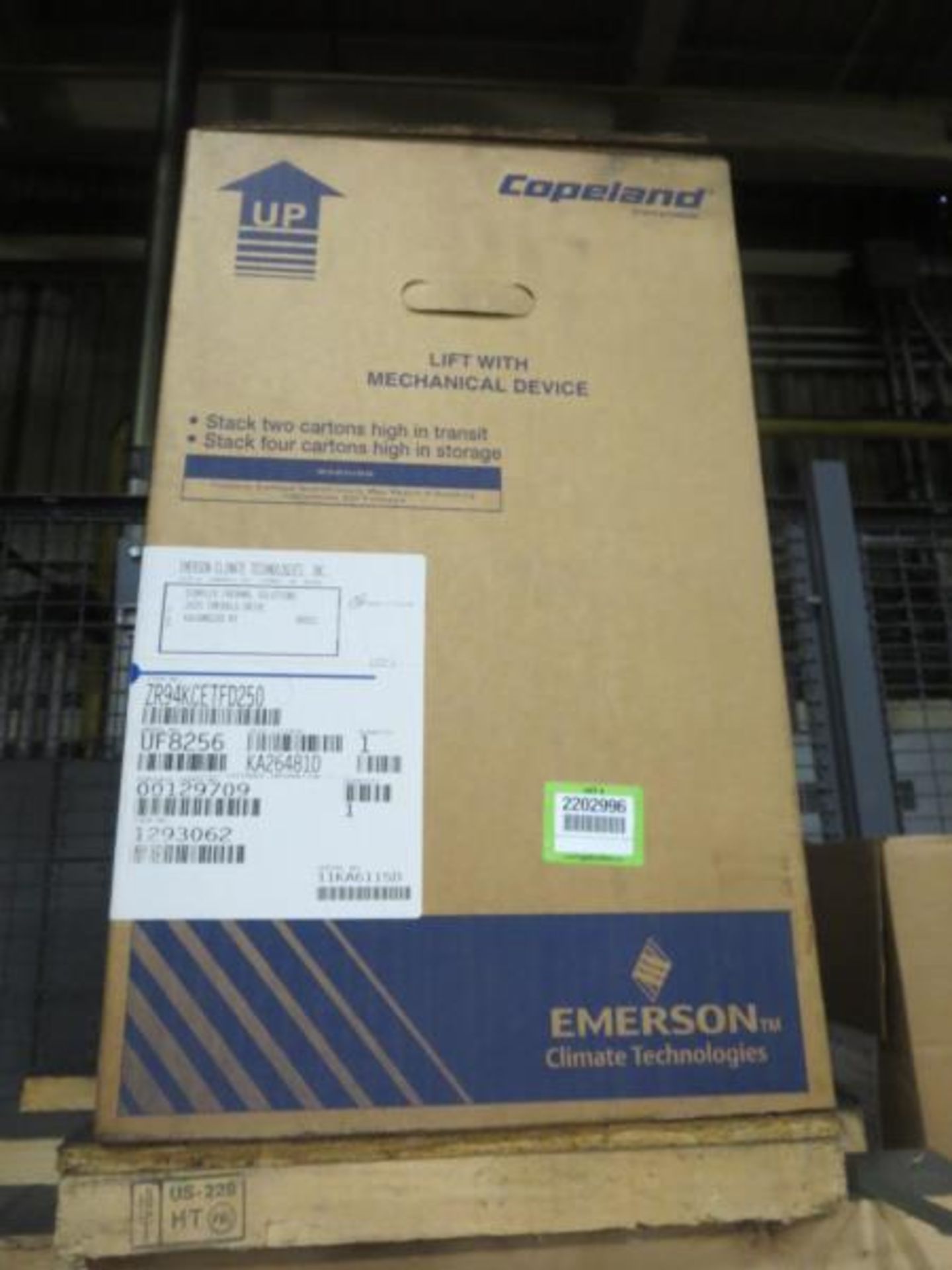 Copeland ZR94KCETFD250 Scroll Compressor, 7-3/4 HP, 460V, 3 PH, 94,000 BTU, R22, Scroll Compressor