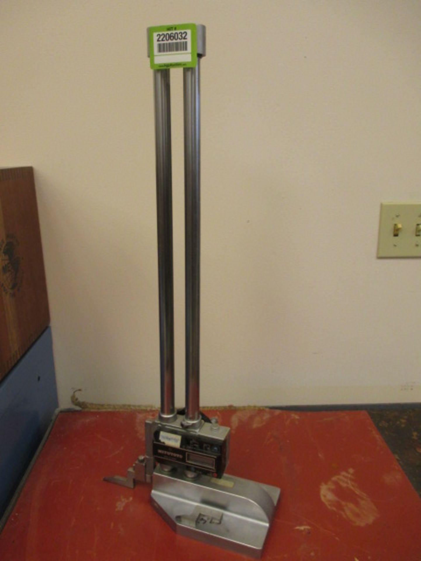 Height Gage. Mitutoyo 18" Digital Height Gage. HIT# 2206032. Inspection. Asset Located at 859 Ward