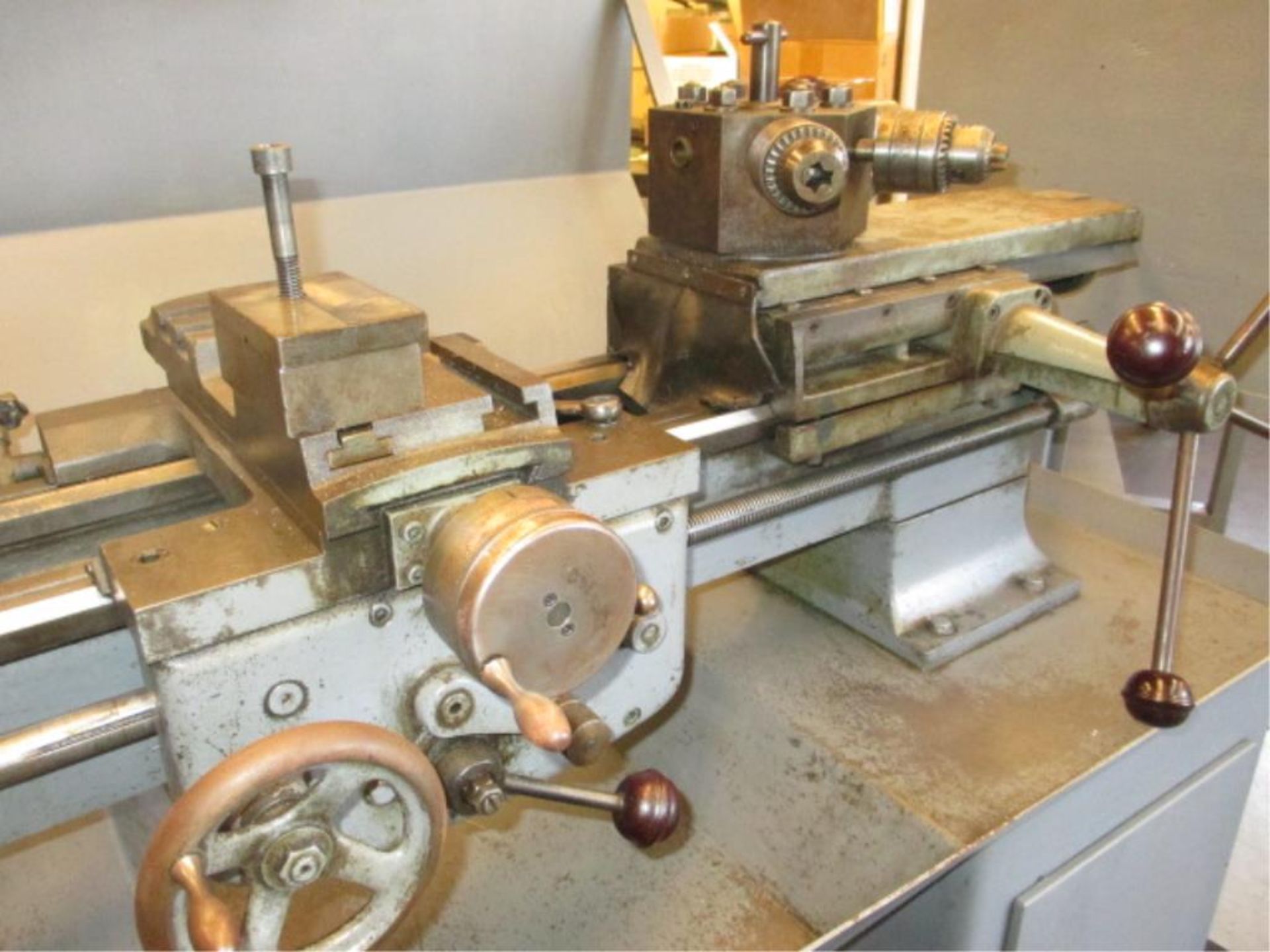 Lathe. Logan 2535.2.VH Variable Speed Engine Lathe with 7.5" 3-Jaw Chuck, 1 1/16" Spindle Bore, - Image 3 of 6