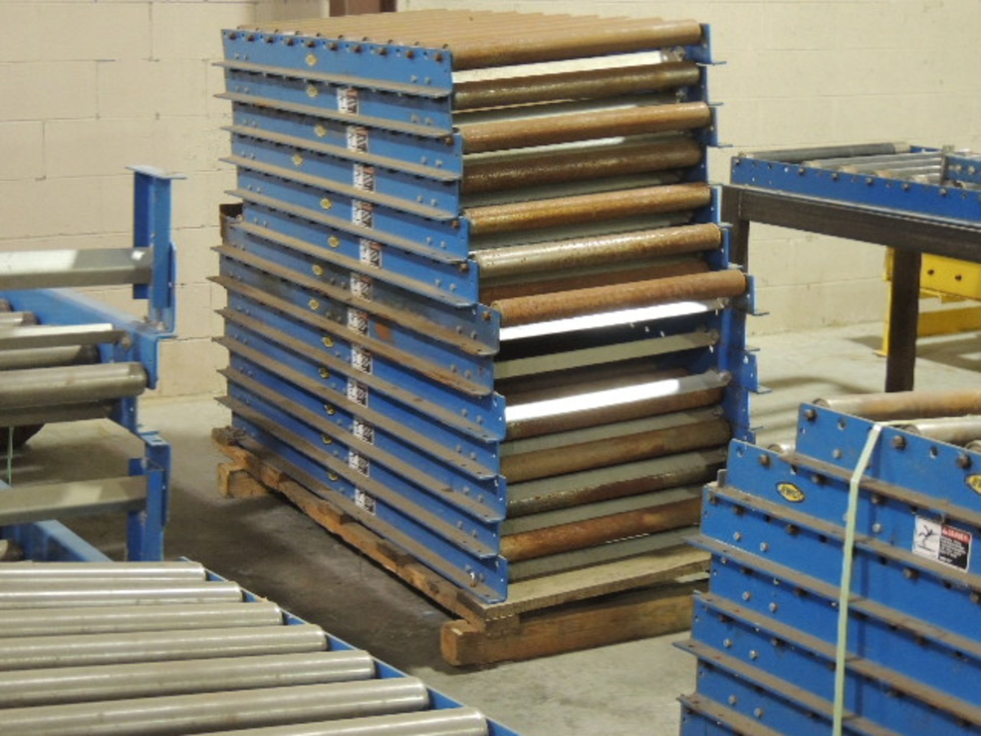 LEWCO Lot: approximately 35 LEWCO roller conveyors, 31" rollers from 5' to 10' lengths, (1) LEWCO - Image 3 of 12