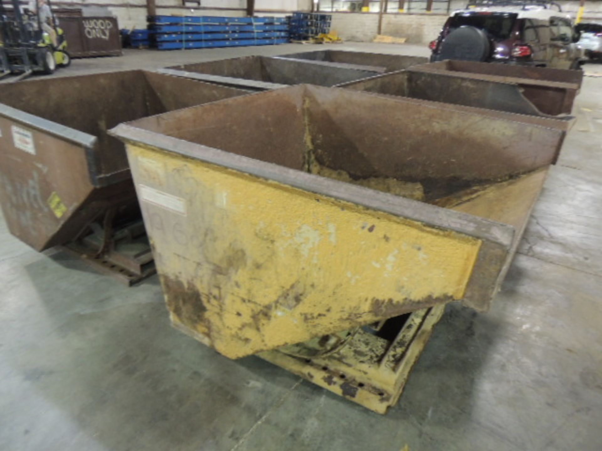 Galbreath Lot: (6) Self dumping metal hoppers, 2000lb capacity . HIT# 2158106. Production Area. - Image 3 of 4