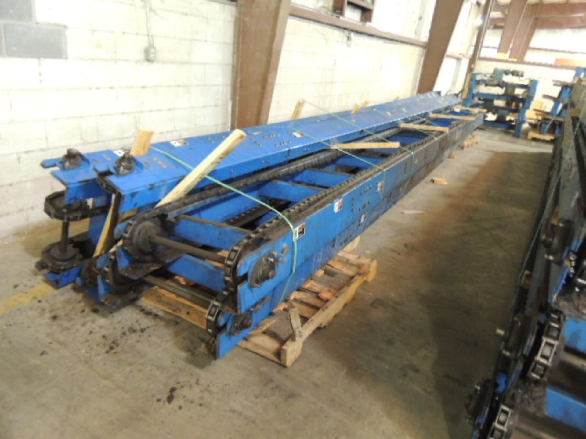 LEWCO Lot: (8) sections 30'x10"x32" chain driven conveyor, (20) 9'6" L x 9" W adjustable height - Image 2 of 8