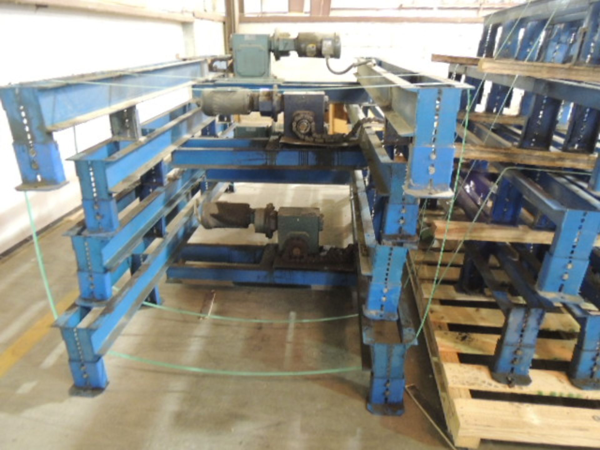 LEWCO Lot: (8) sections 30'x10"x32" chain driven conveyor, (20) 9'6" L x 9" W adjustable height - Image 5 of 8