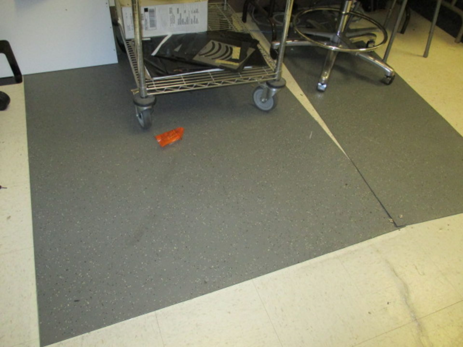 Lot: (3) Ant-Stat Mats 6'L. LOC: Area-3. Asset Located At Clarity Medical Systems, 5775 W. Las - Bild 2 aus 2