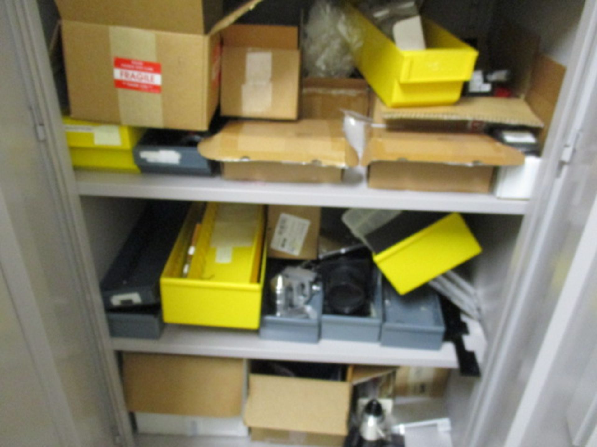 Lot: Miscellaneous Optical Assembly Framework Parts, OptoMechanical Parts, Hardware, Prisms, - Image 17 of 22