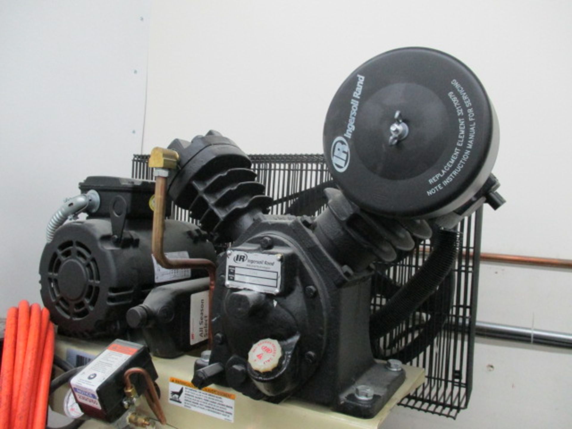 Ingersoll Rand 2340L5-V Stationary Reciprocating Air Compressor (60 Gallon Tank ; 5HP ; 230V ; - Image 2 of 3