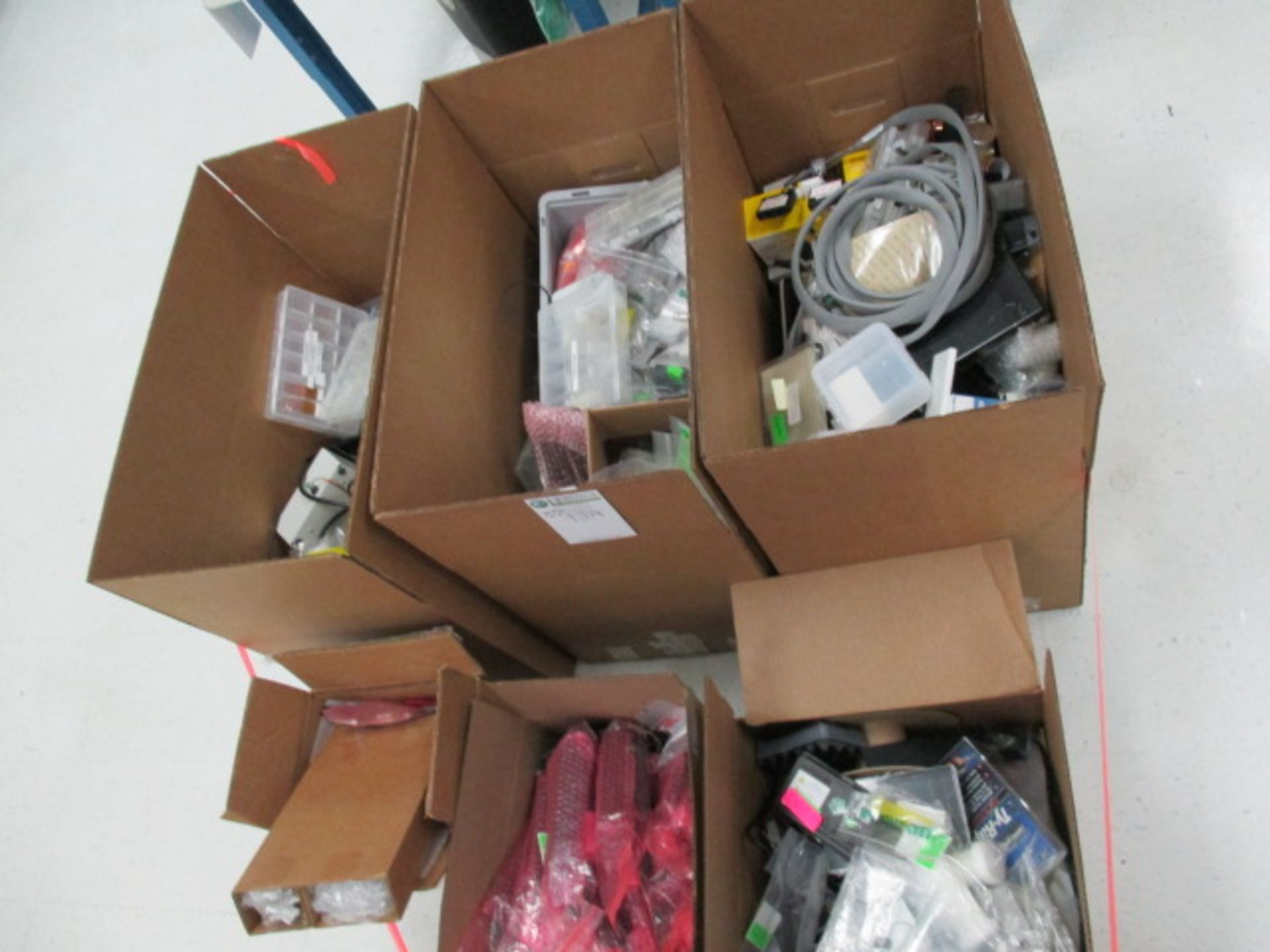 Lot: Miscellaneous Optical Assembly Framework Parts, Opto-Mechanical Parts & Accessories, Hardware, - Image 10 of 10