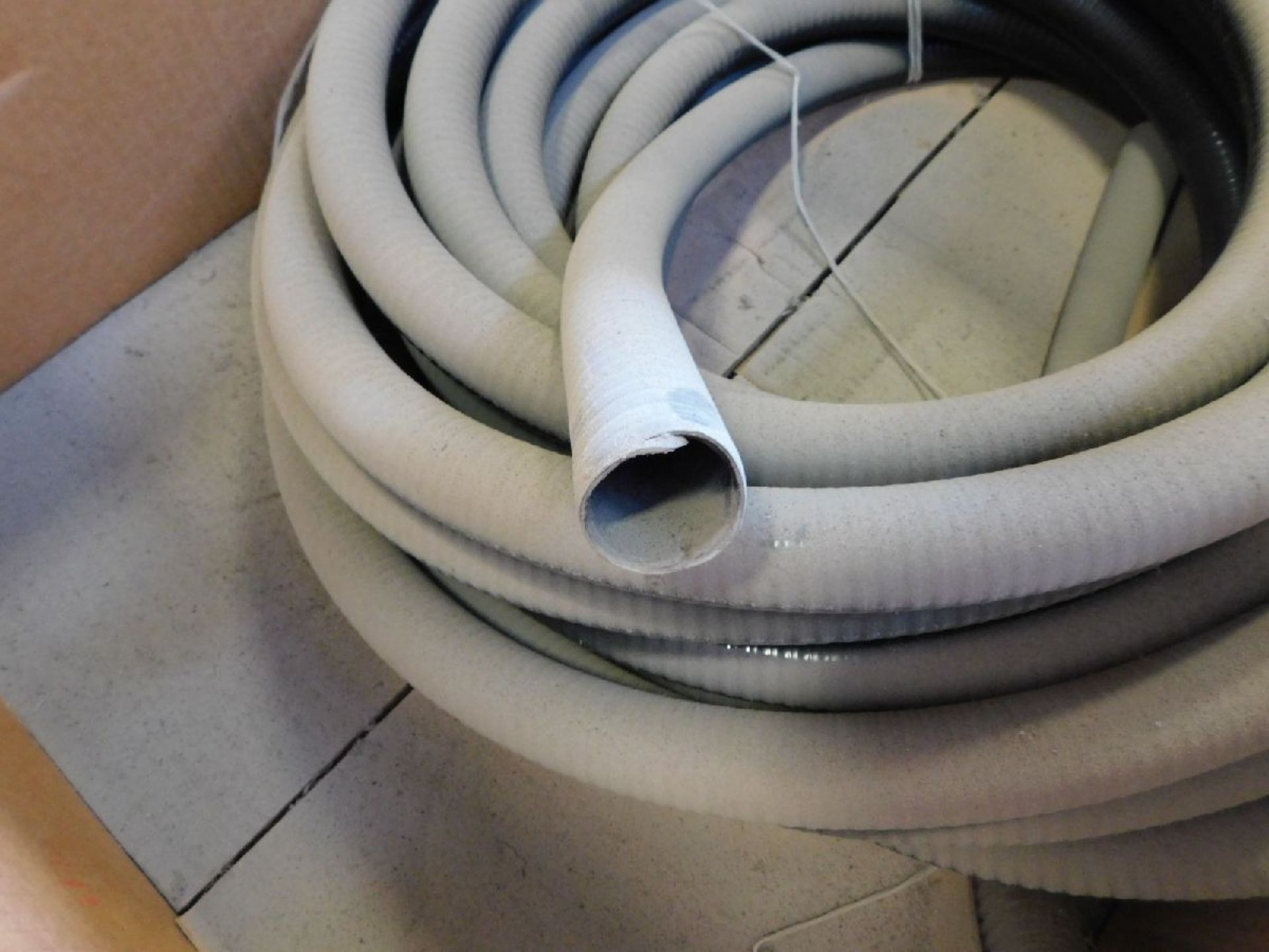 Flexible Conduit, Liquid Tight, Non-Metallic, 1.25" x 100'L, PVC Jacketed, Commercial Grade. Asset - Image 3 of 3