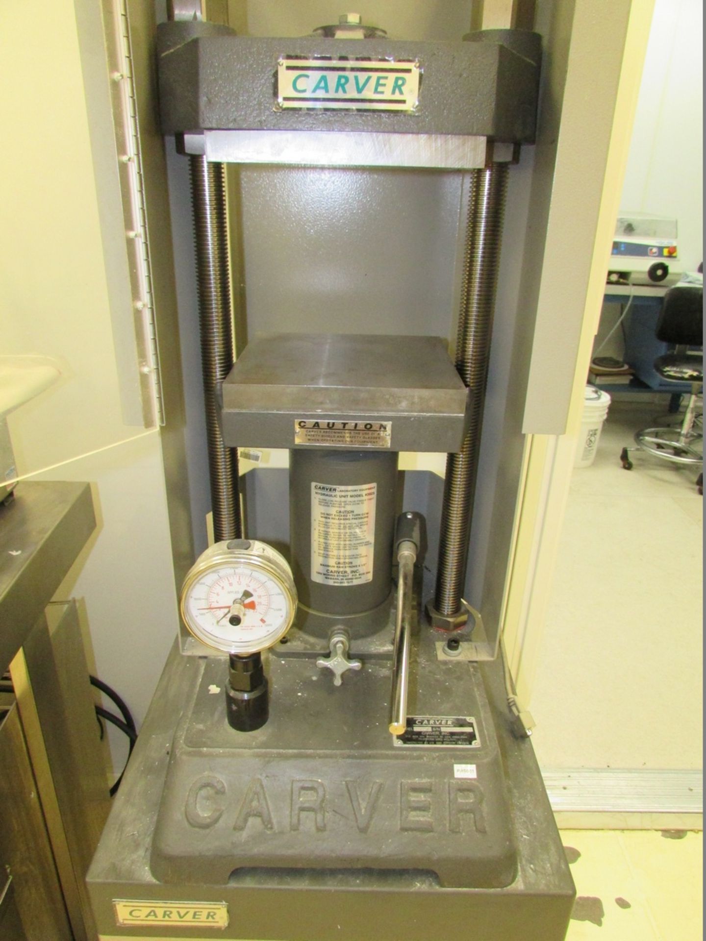 Carver 3853-OC Manual Twin Screw Hydraulic Compression Tester 9"x9" Plate, 16" Max Daylight, 50, - Image 3 of 4