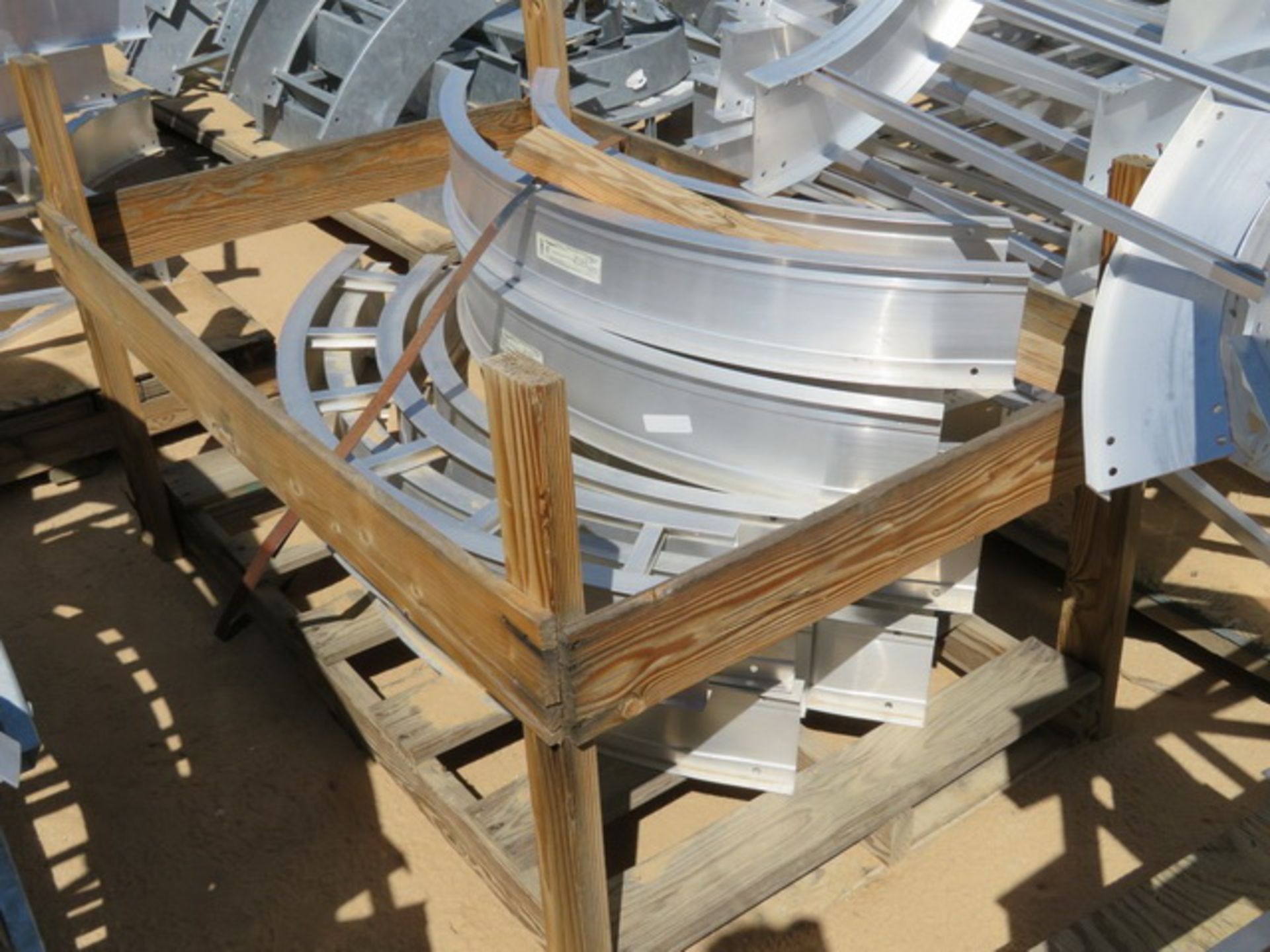Lot: (20) Pallets of Aluminum & Galvanized Cable Tray. To Include 30" x 30°, 30" x 45°, 30" Tees, - Image 15 of 47