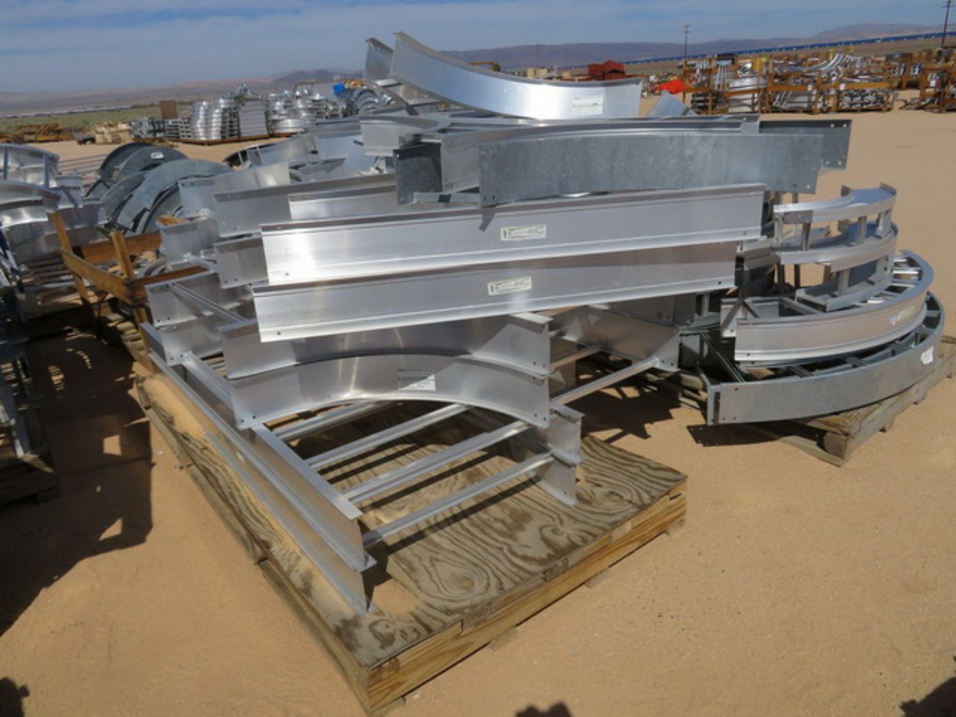 Lot: (20) Pallets of Aluminum & Galvanized Cable Tray. To Include 30" x 30°, 30" x 45°, 30" Tees, - Image 9 of 47