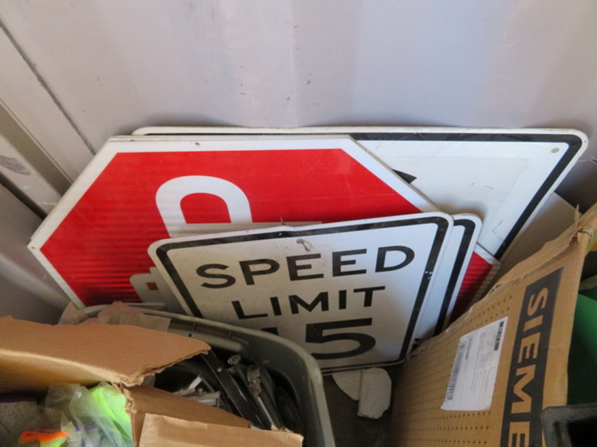 Contents of Shipping Container. To Include 1/2" PVDF Tubing, Safety Glasses, Safety Signs, - Image 4 of 51