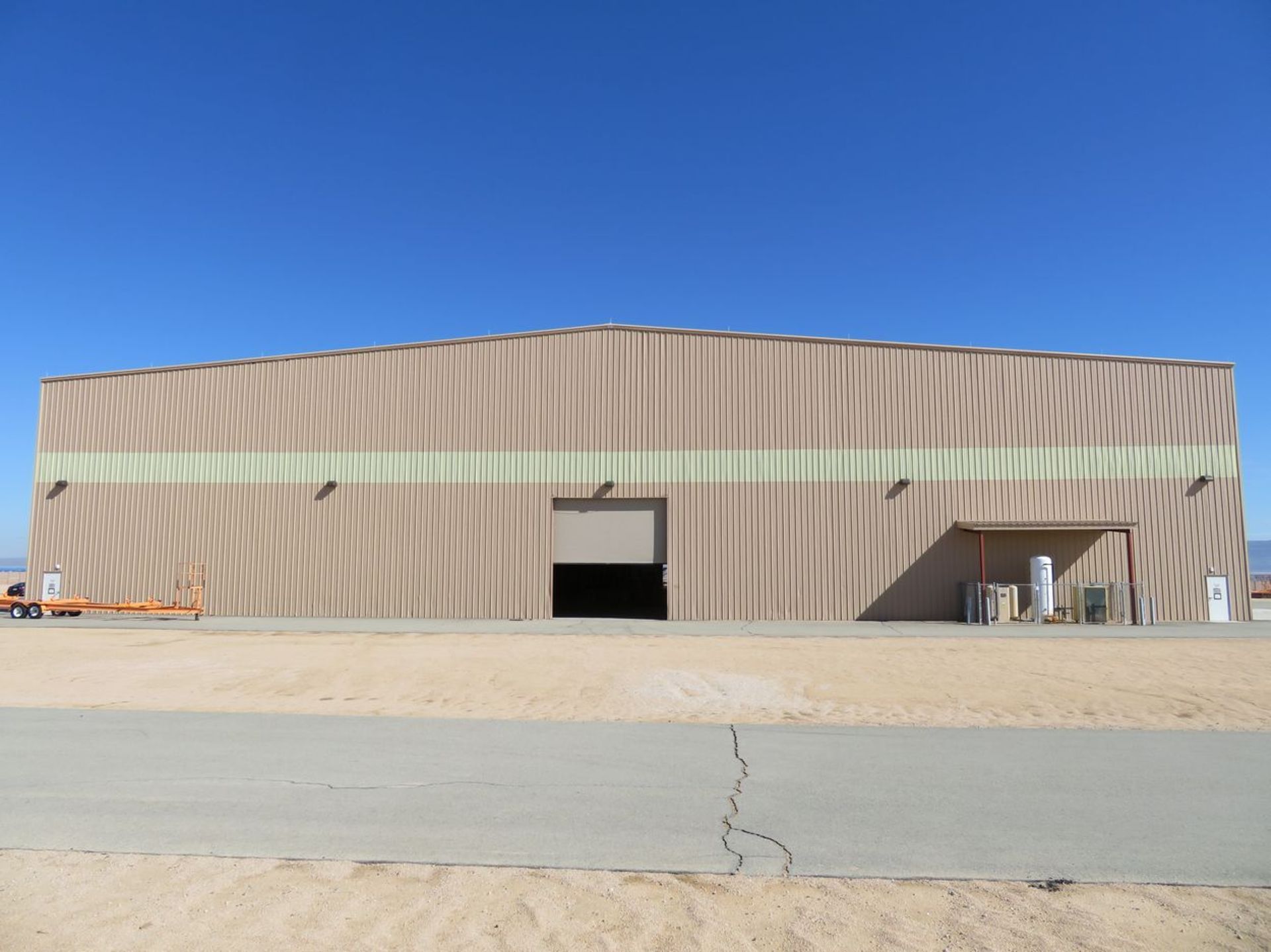 Steel Building. Includes (2) Approx. 59' x 392' Bays, (1) Approx.. 59' x 484' Bay, (6) Approx. 28'W - Image 12 of 50