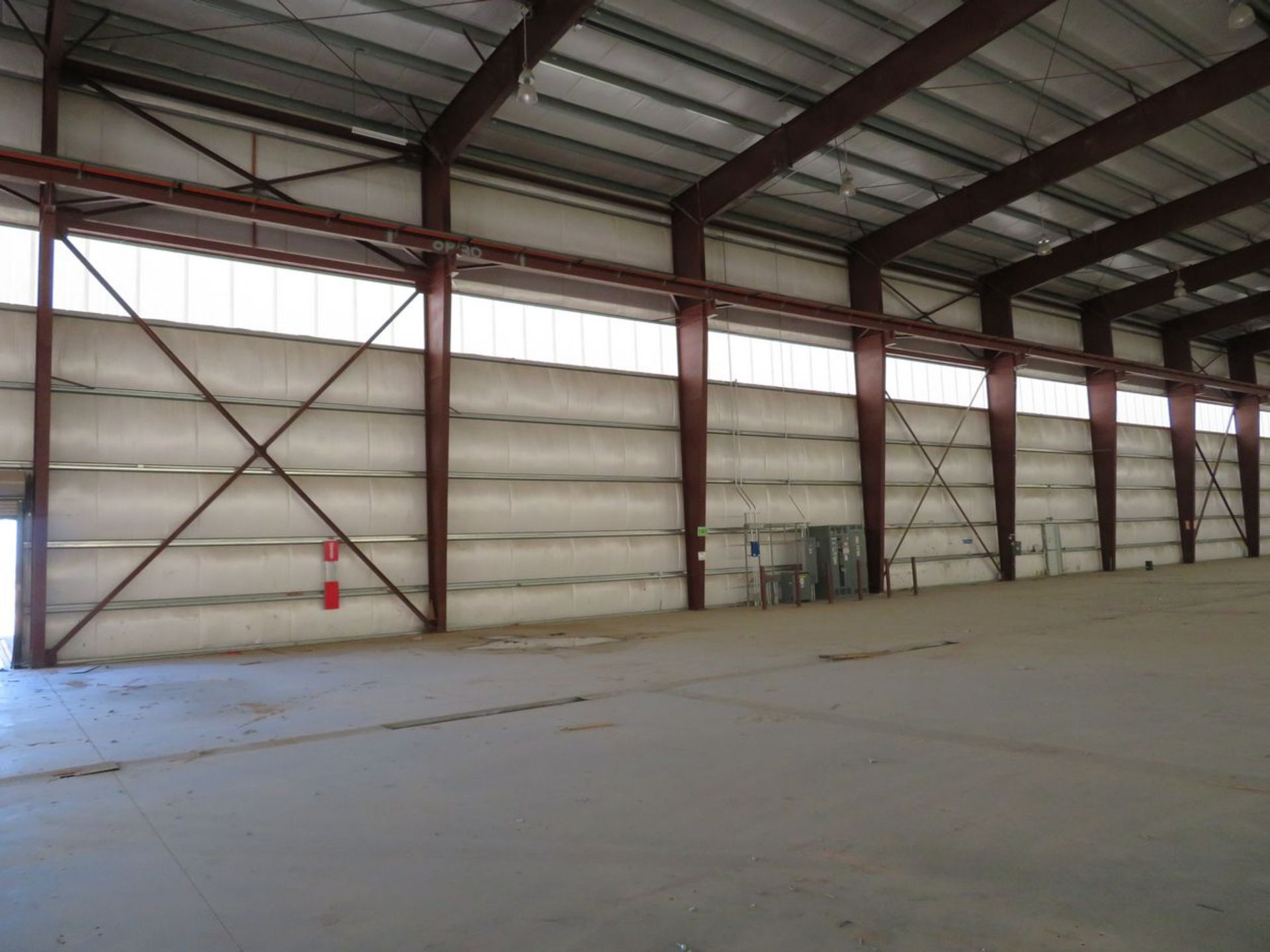 Steel Building. Includes (2) Approx. 59' x 392' Bays, (1) Approx.. 59' x 484' Bay, (6) Approx. 28'W - Image 15 of 50